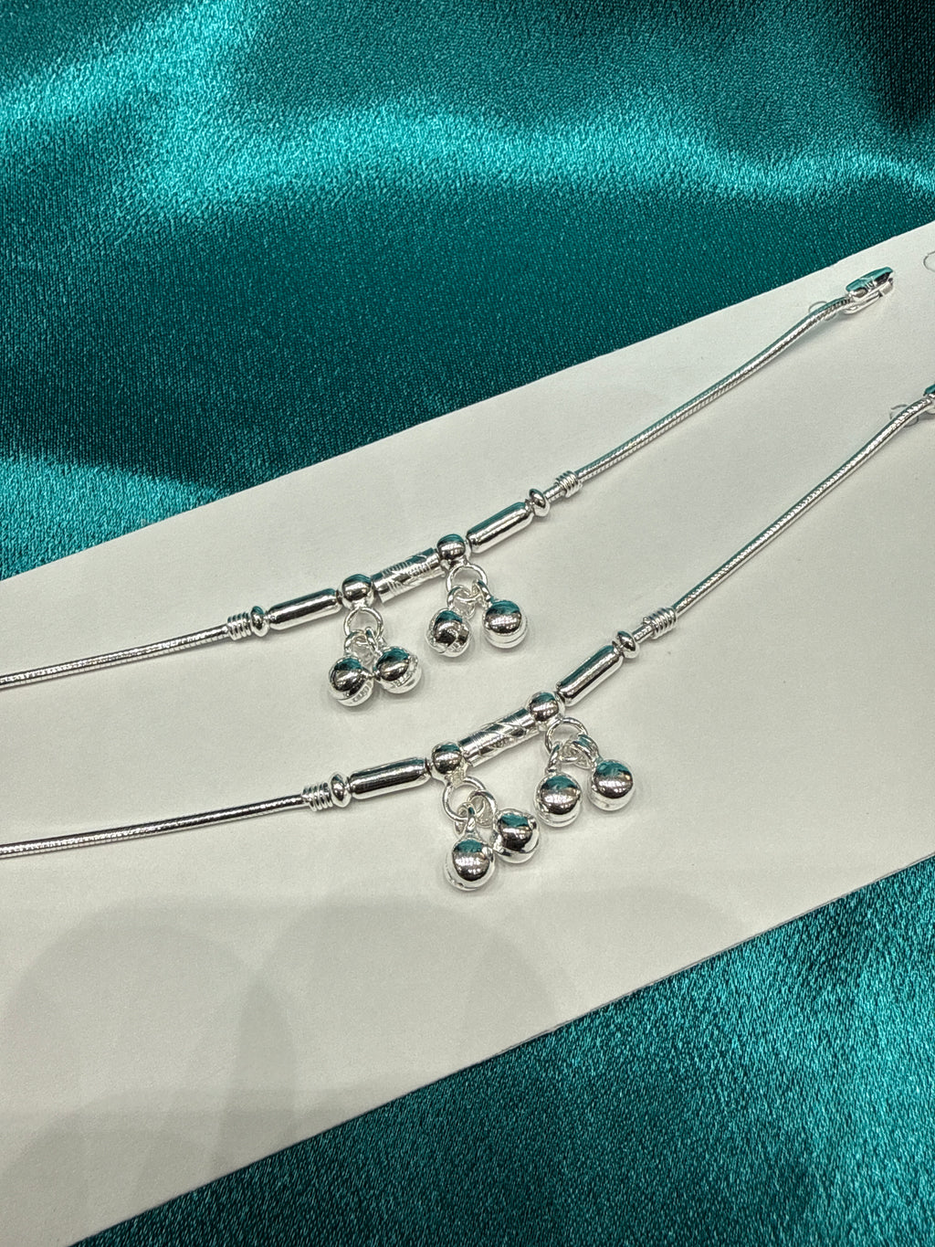 Kids fancy silver anklets (Size: 4-5 year old)