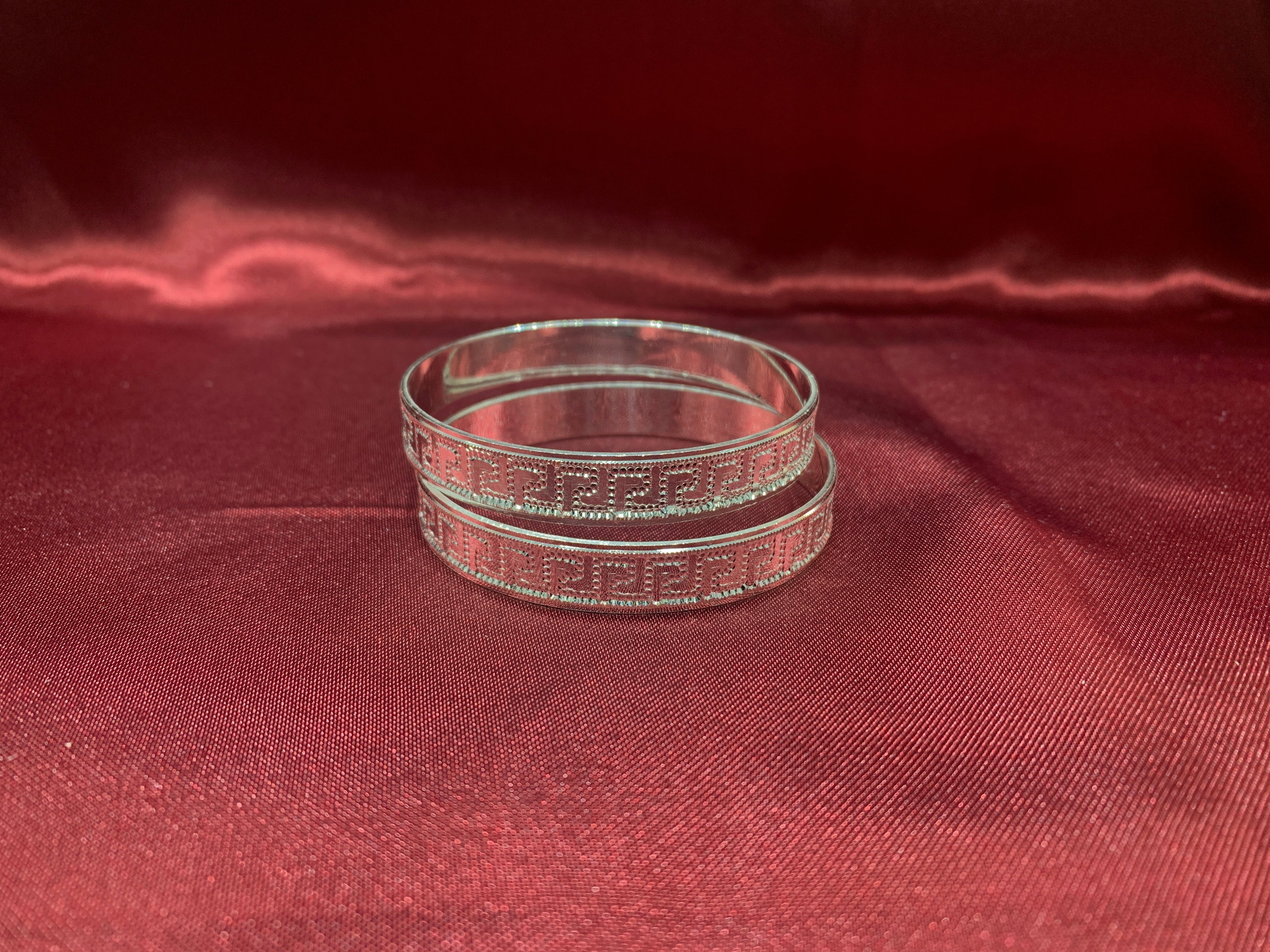 Traditional silver bangles B27