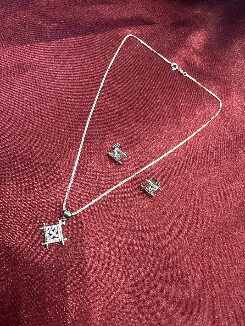 Women’s Fancy Silver pendant set