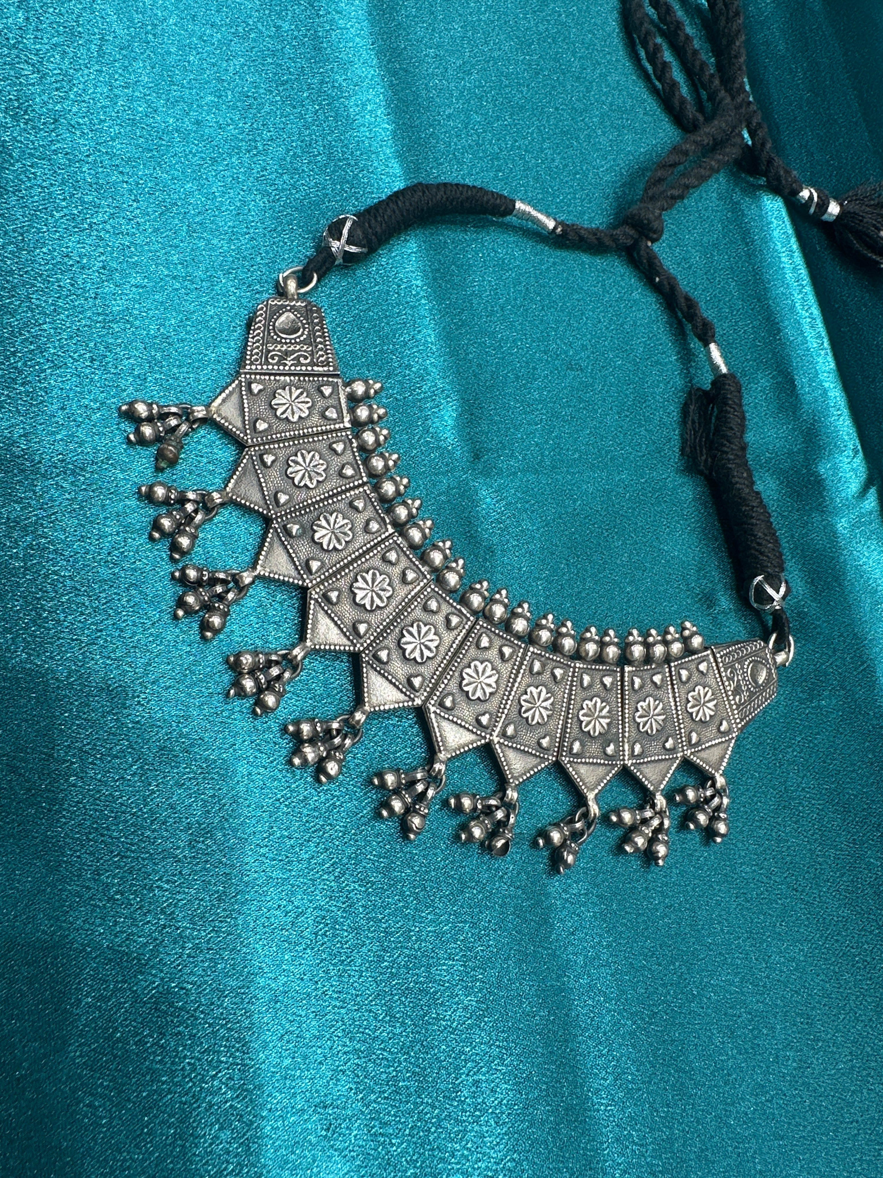 Antique Style Designer Silver necklace