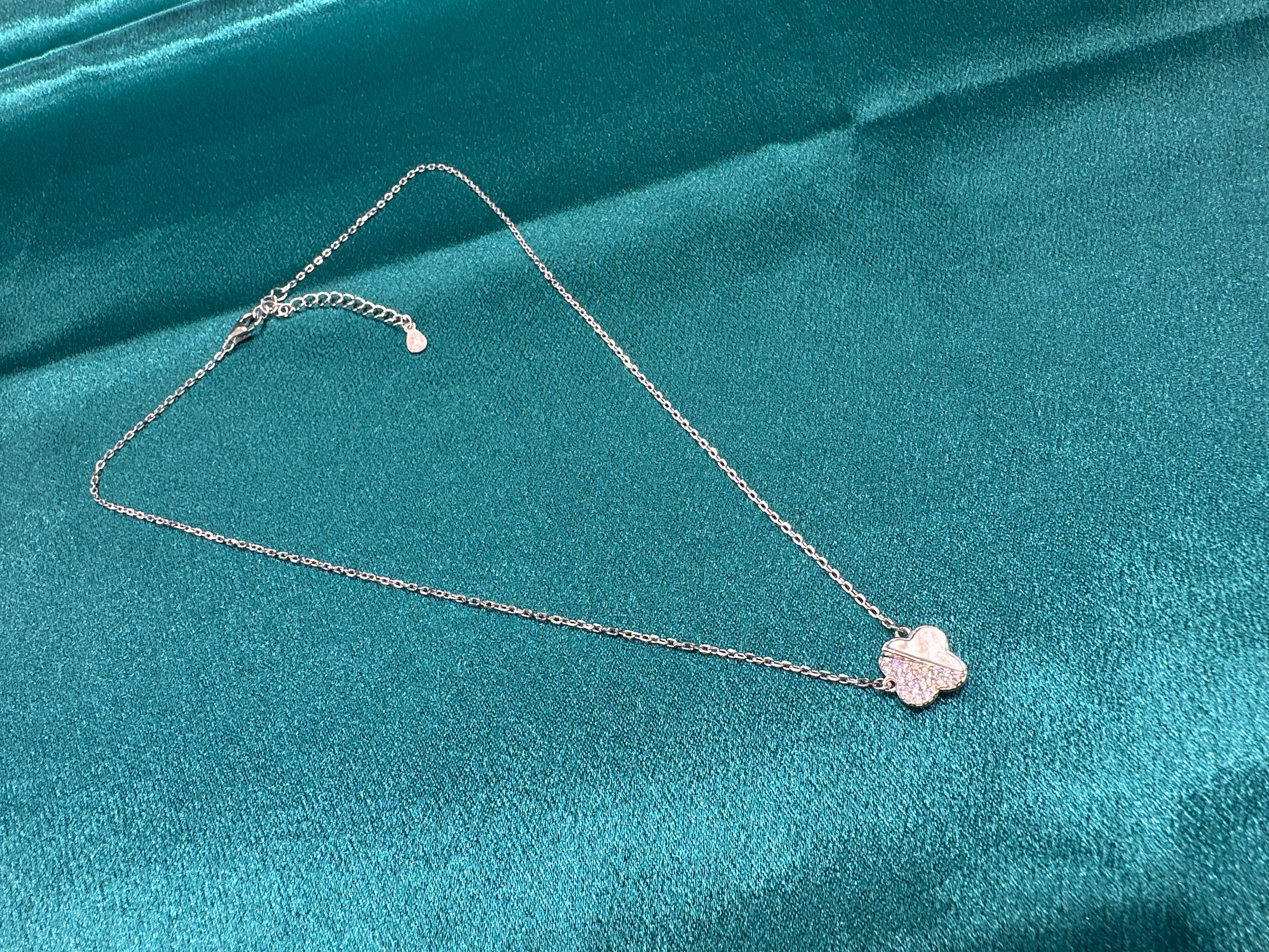 Women’s Fancy Silver pendant chain