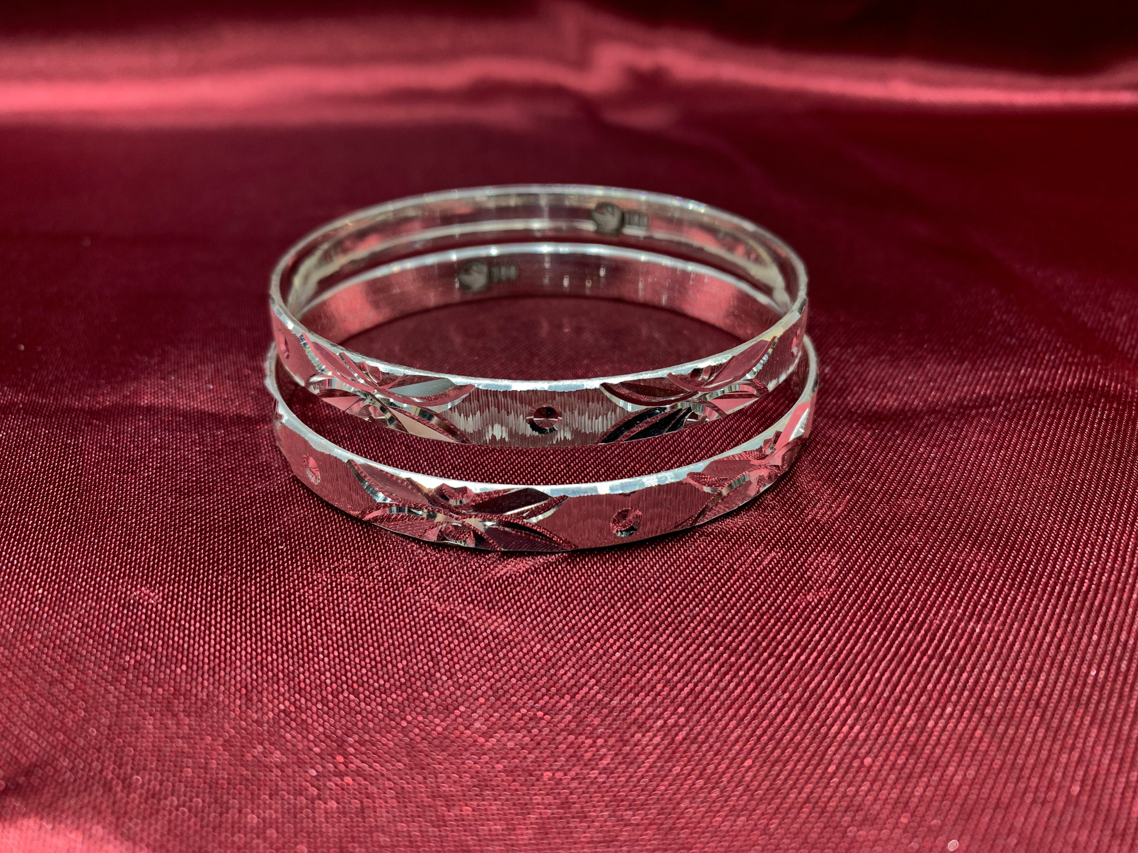 Traditional silver bangles B18