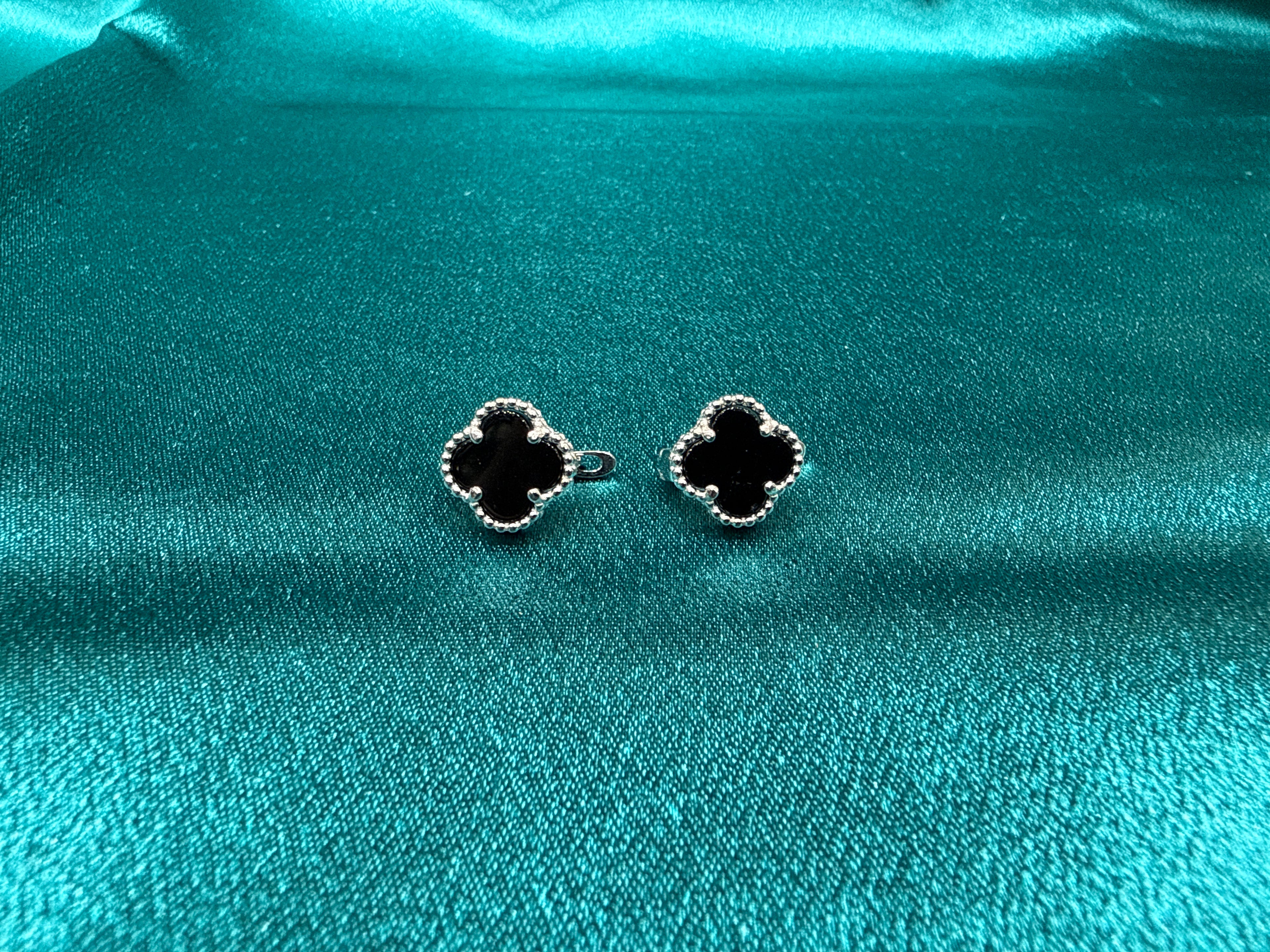 Women’s Fancy Clover Silver Earrings