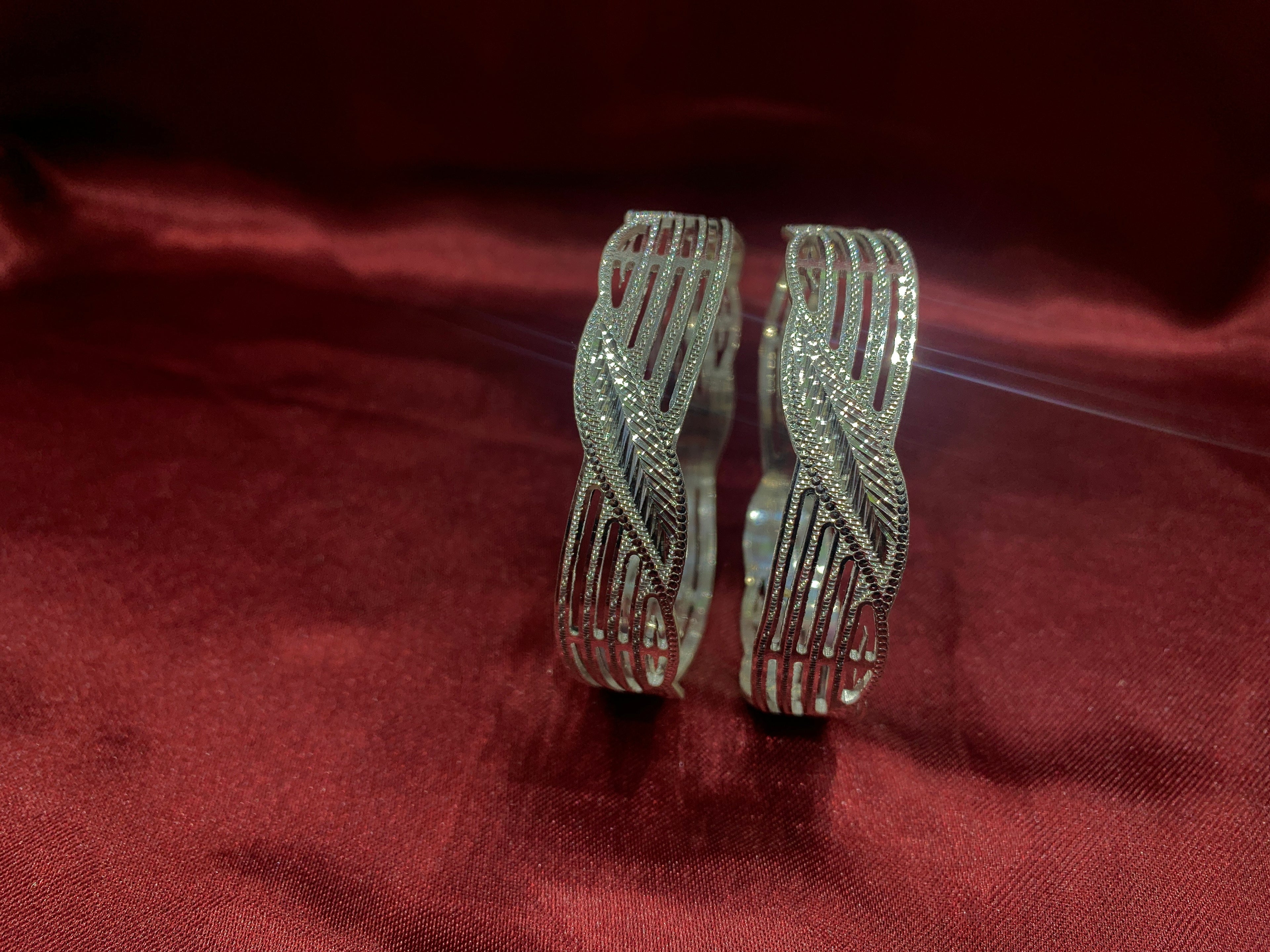 Traditional silver bangles B10
