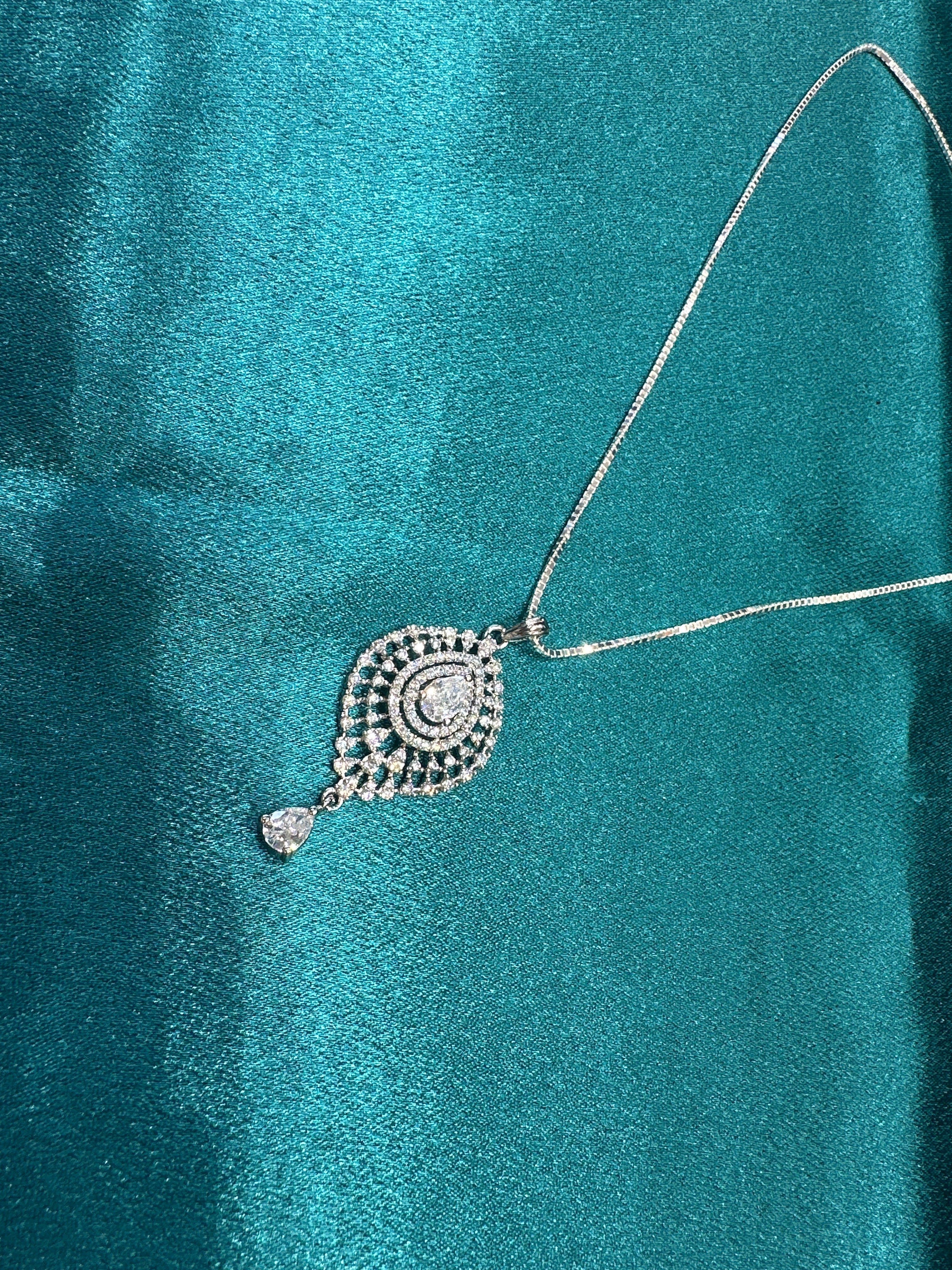 Women’s Fancy Silver pendant set