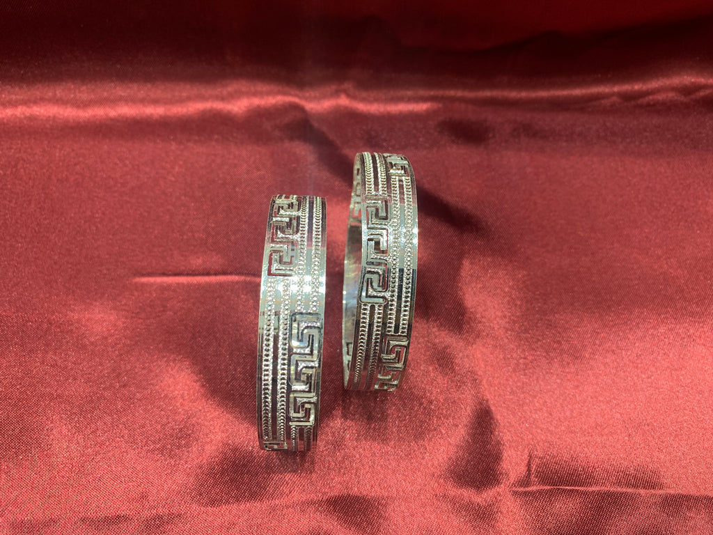Traditional silver bangles B16