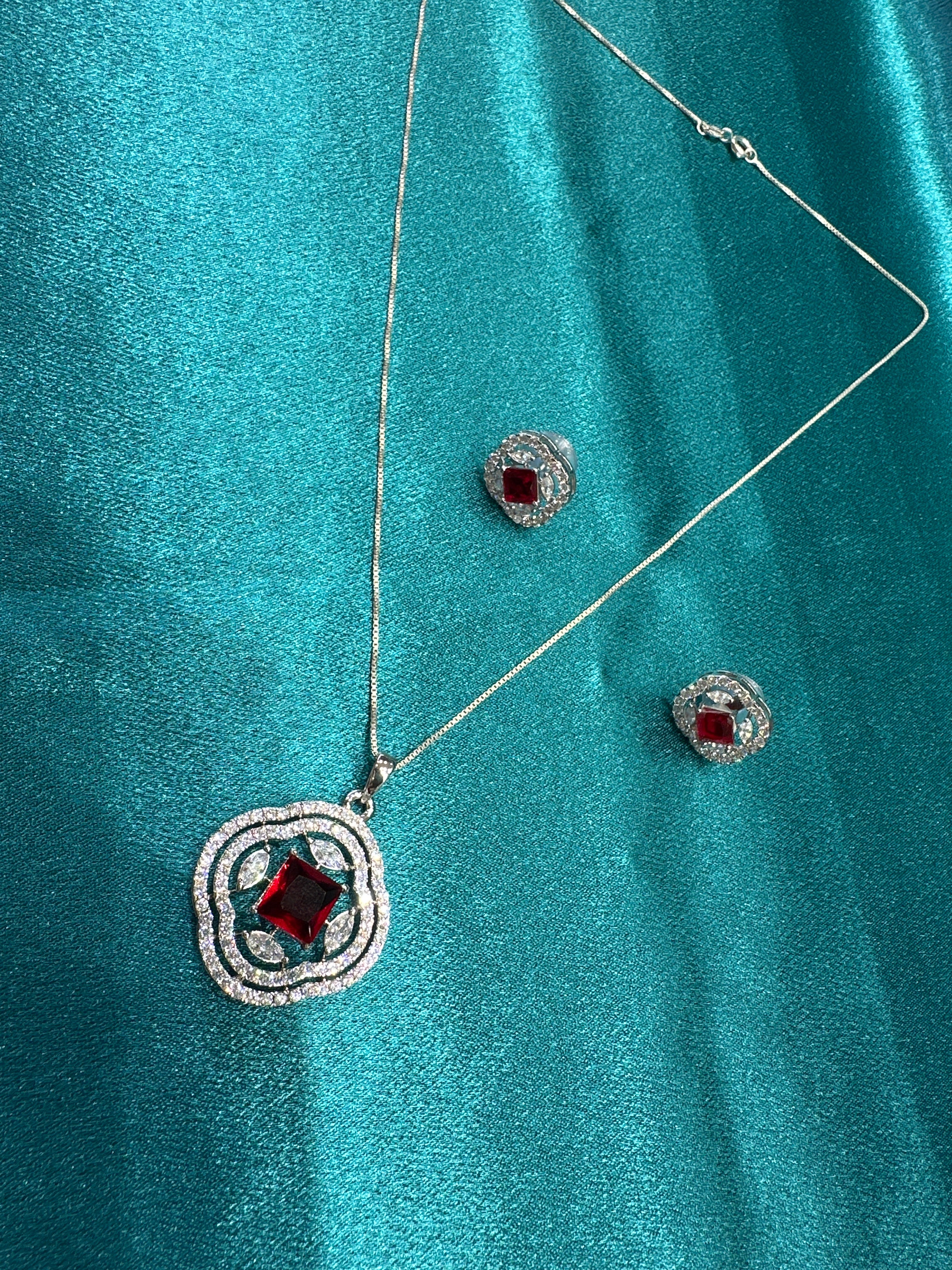 Women’s Fancy Silver pendant set