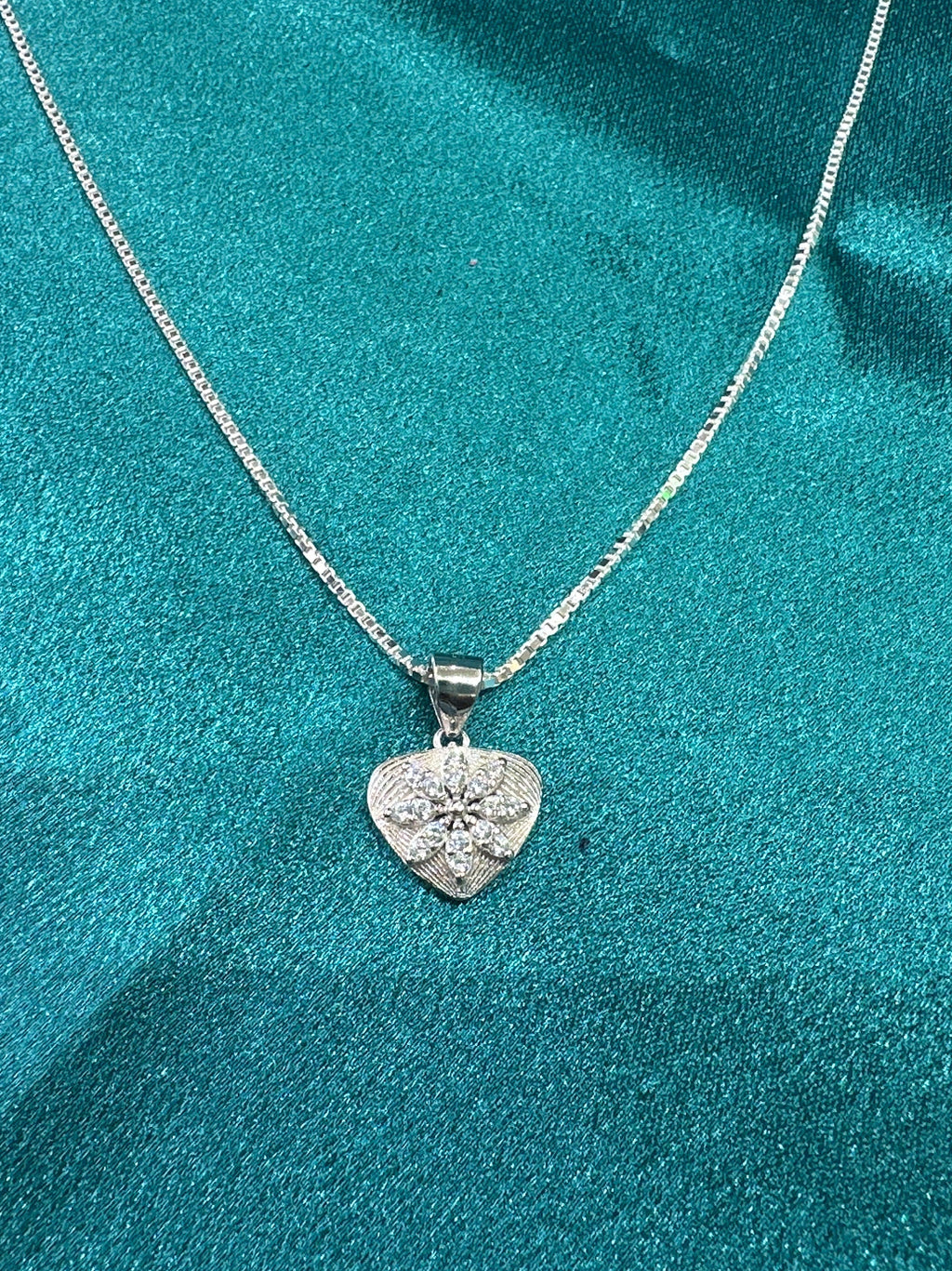Women’s Fancy Silver pendant set