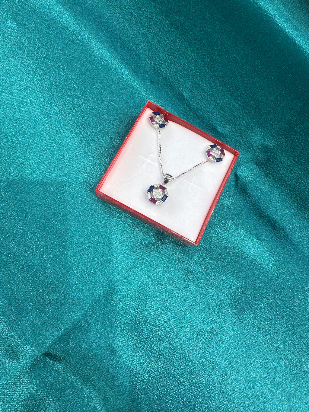 Women’s Fancy Silver pendant set