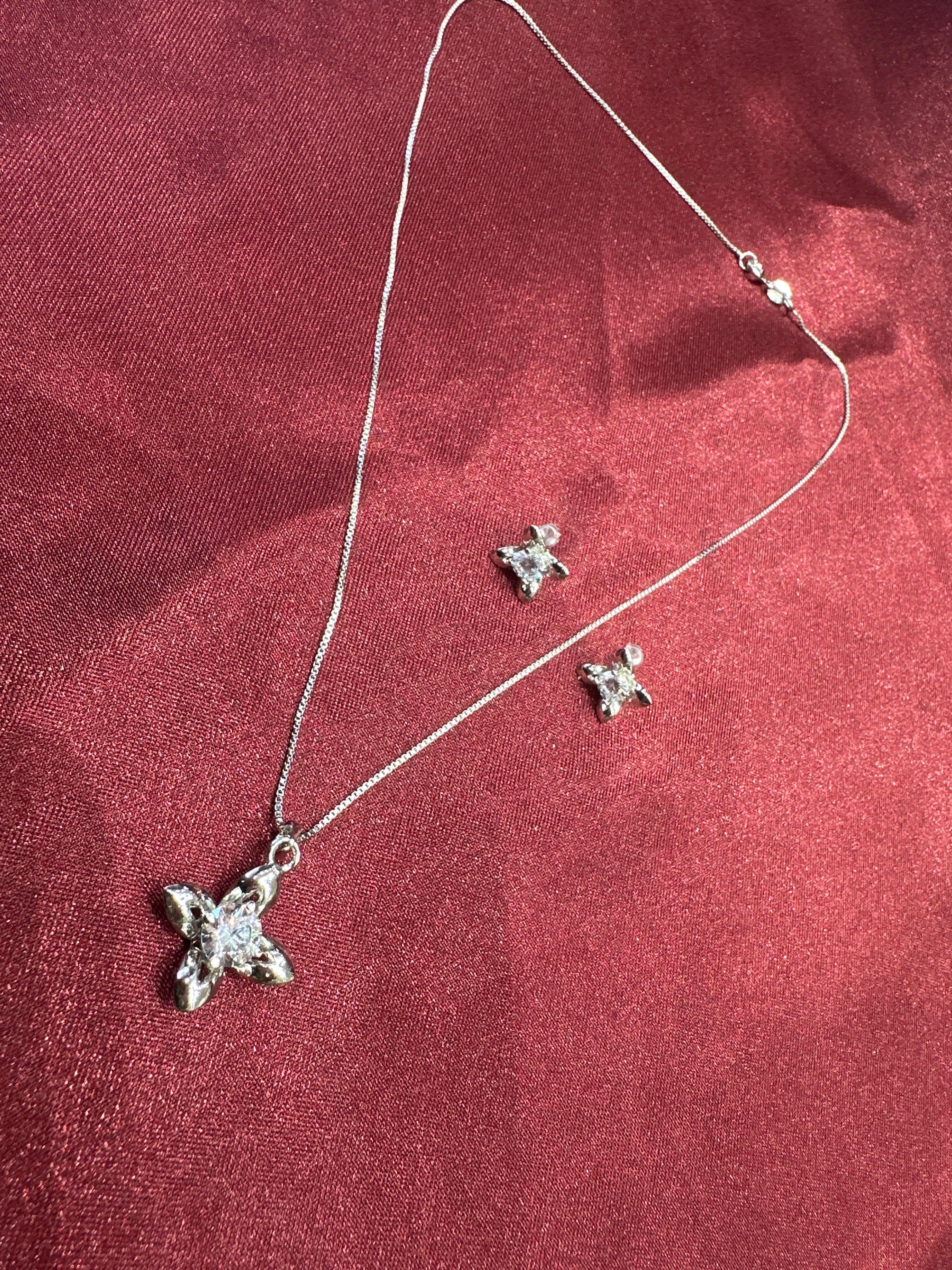 Women’s Fancy Silver pendant set