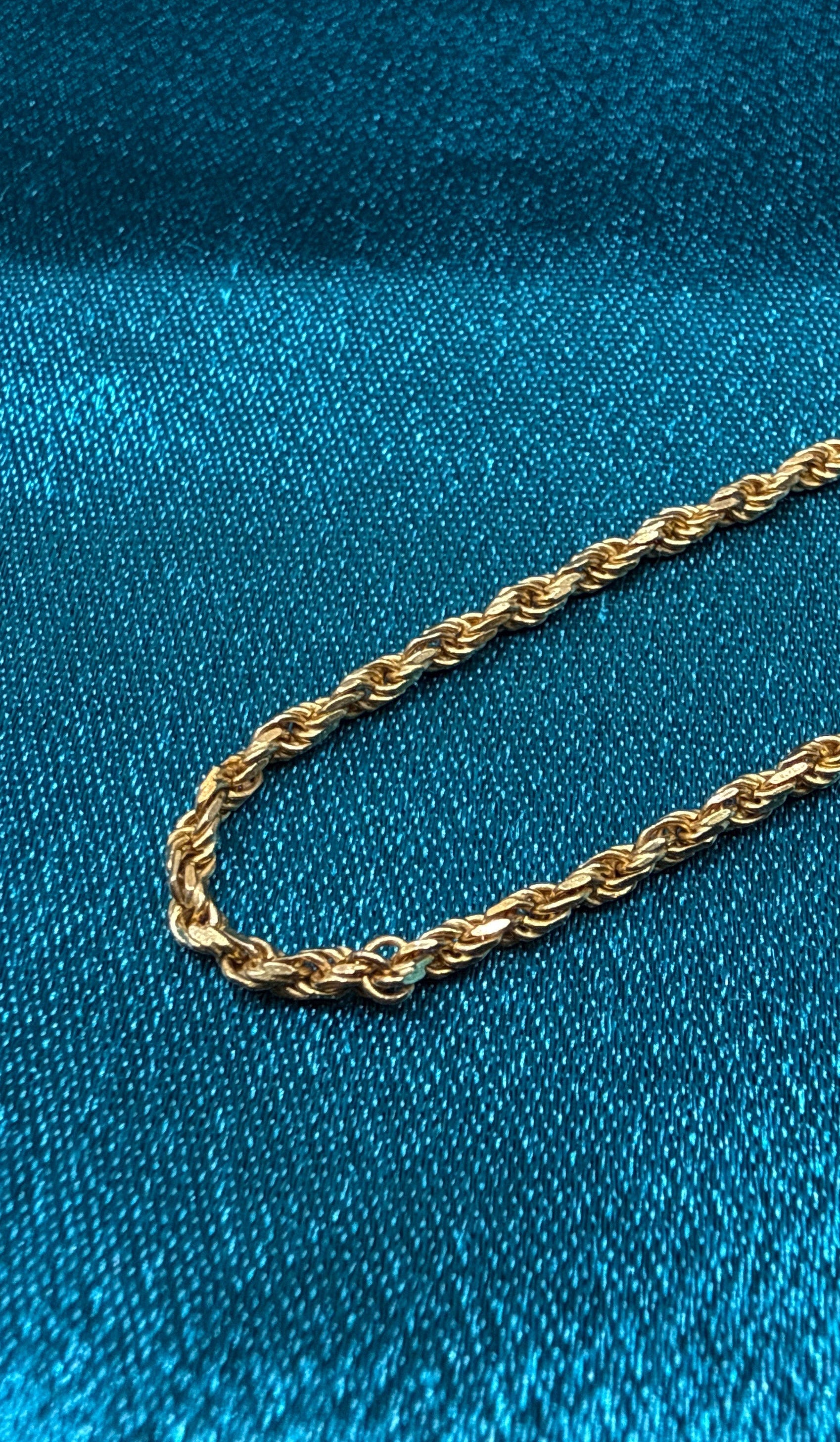 22K Gold Chain (Solid Rope Design)