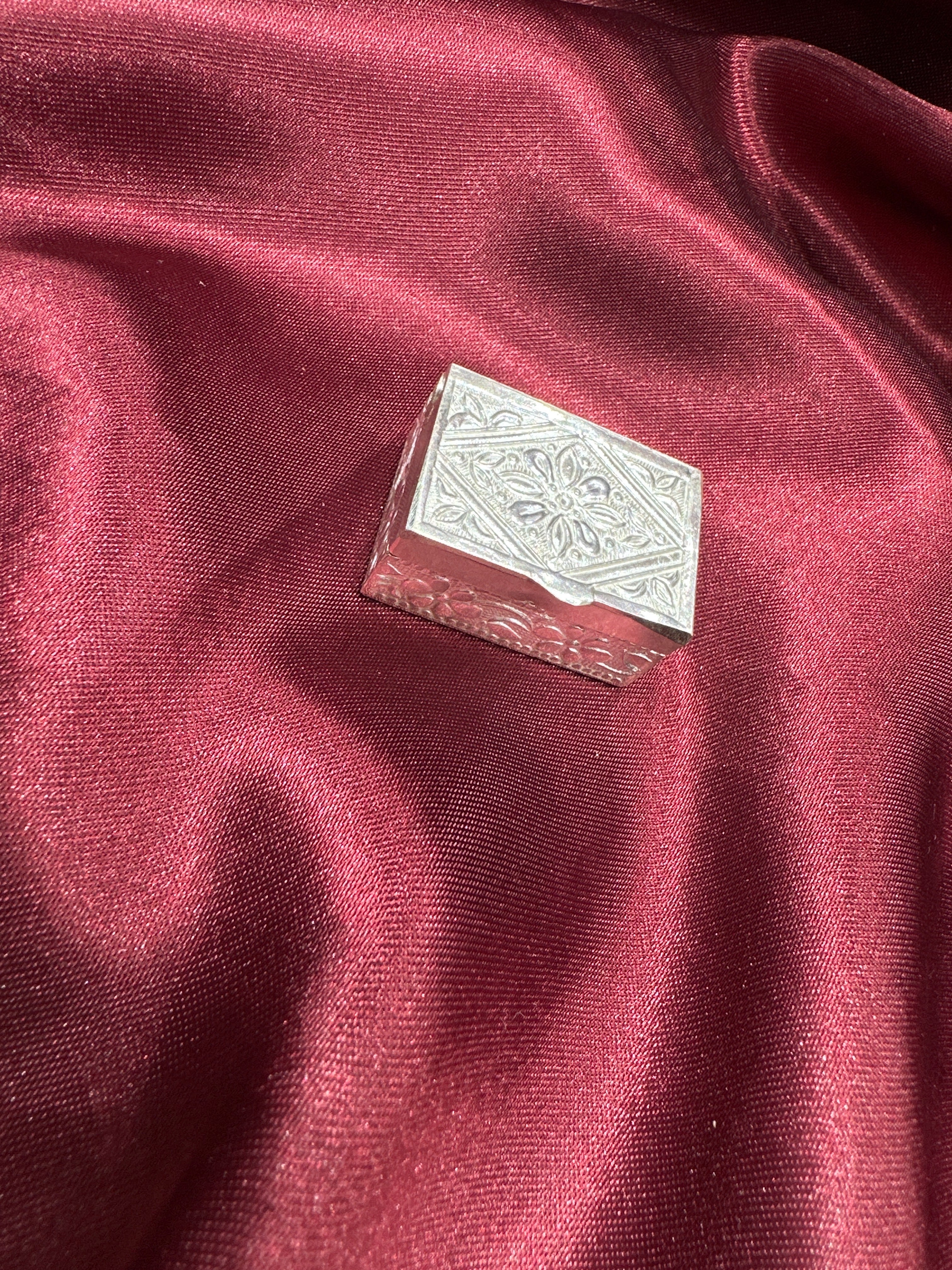 Silver designer box (medium)