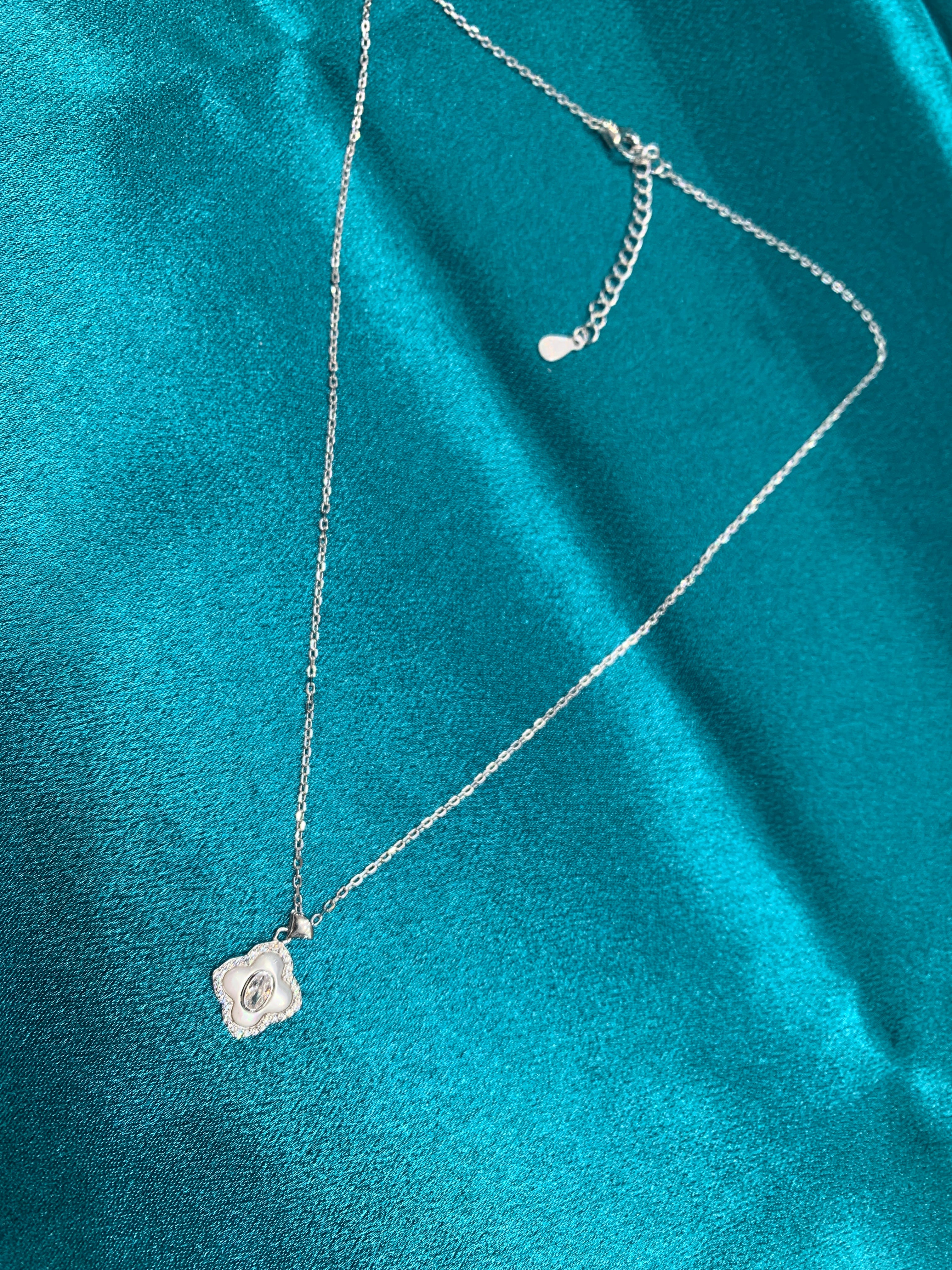 Women’s Fancy Silver pendant chain