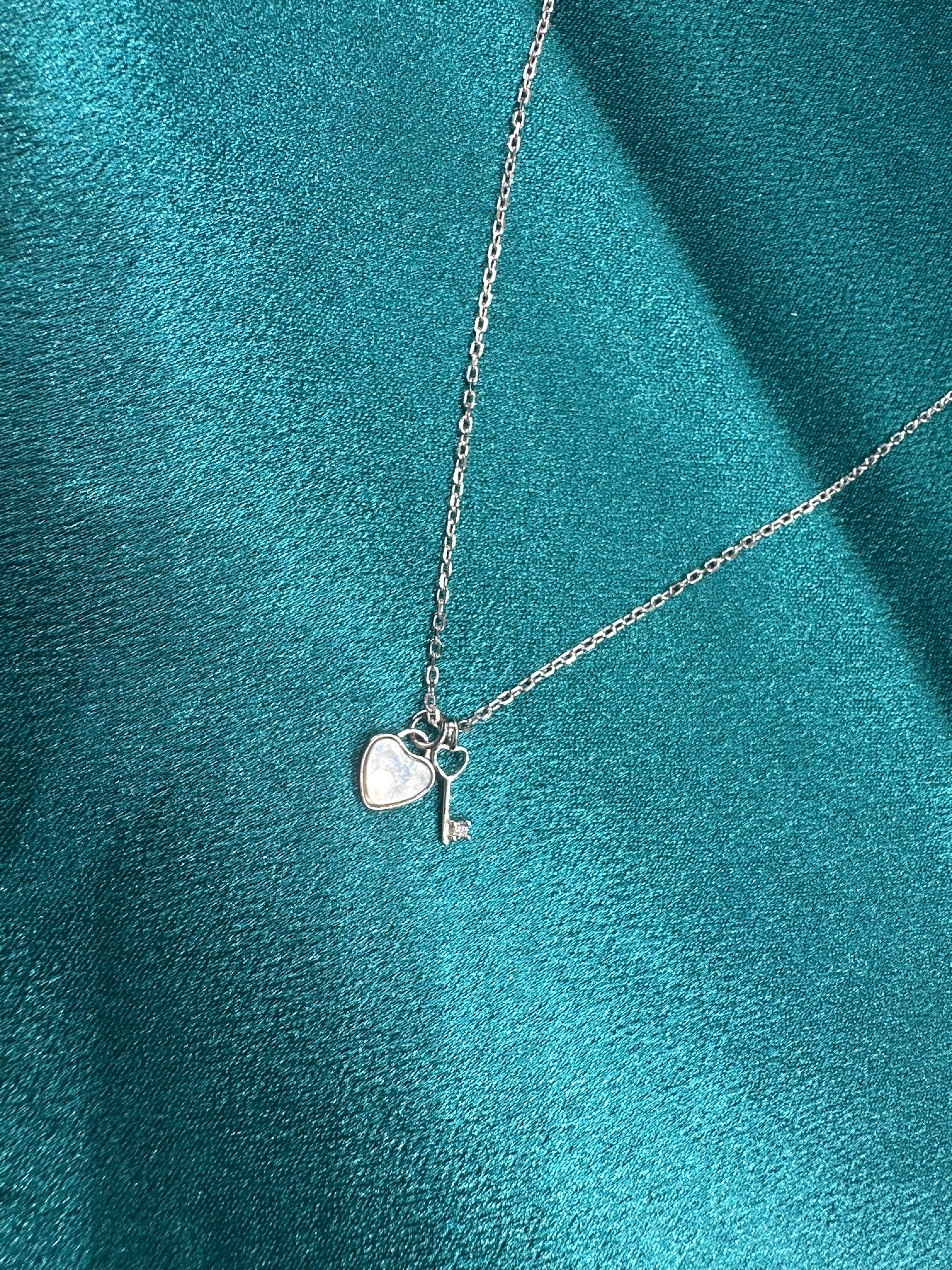 Women’s Fancy Silver pendant chain