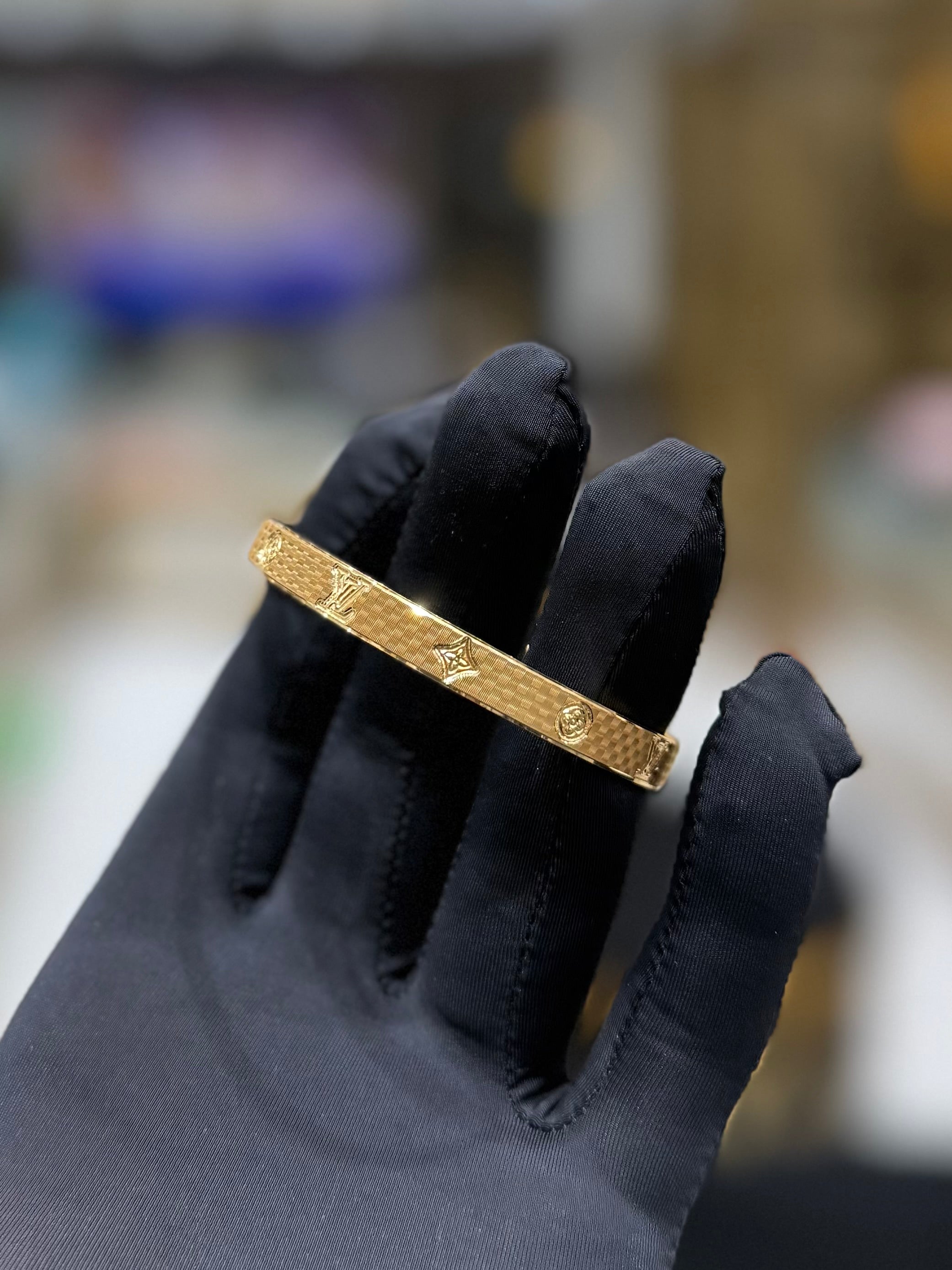 22k Gold Women’s CNC Bangle