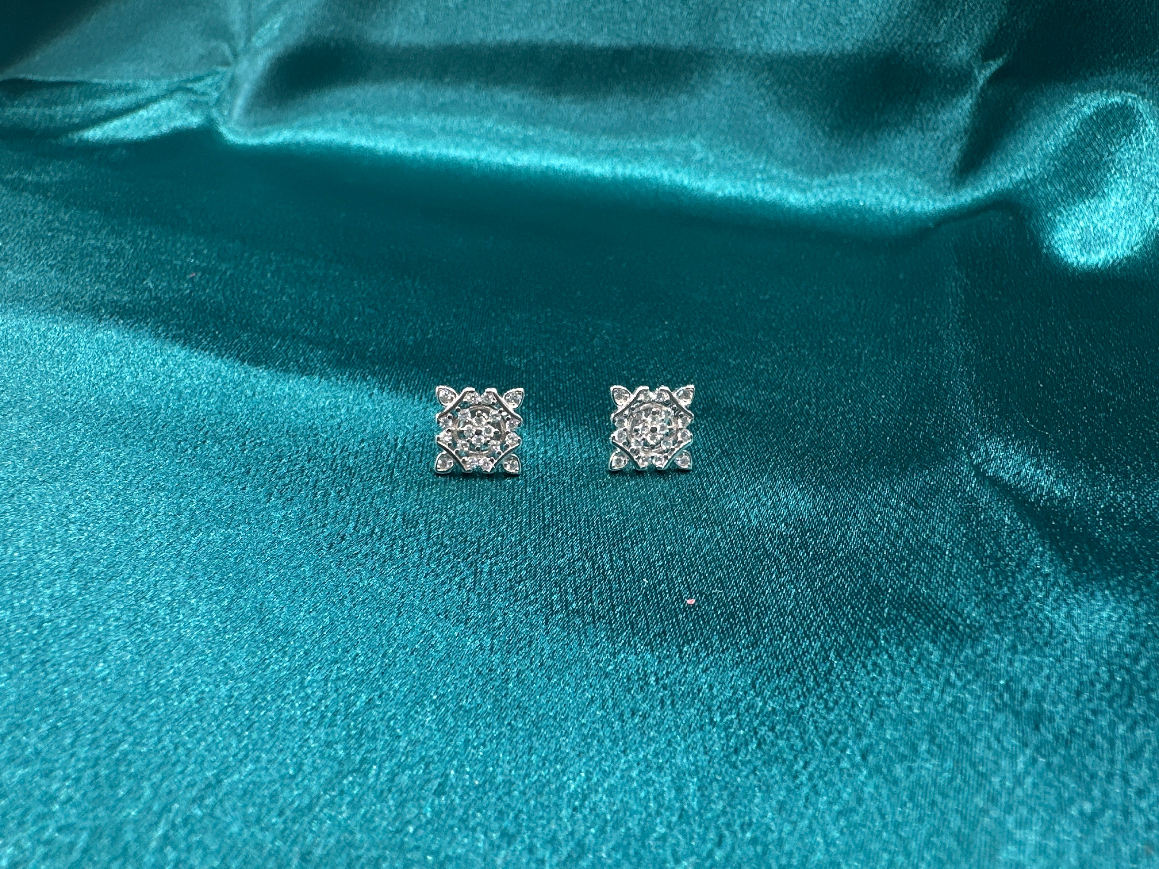 Women’s Fancy Silver pendant set