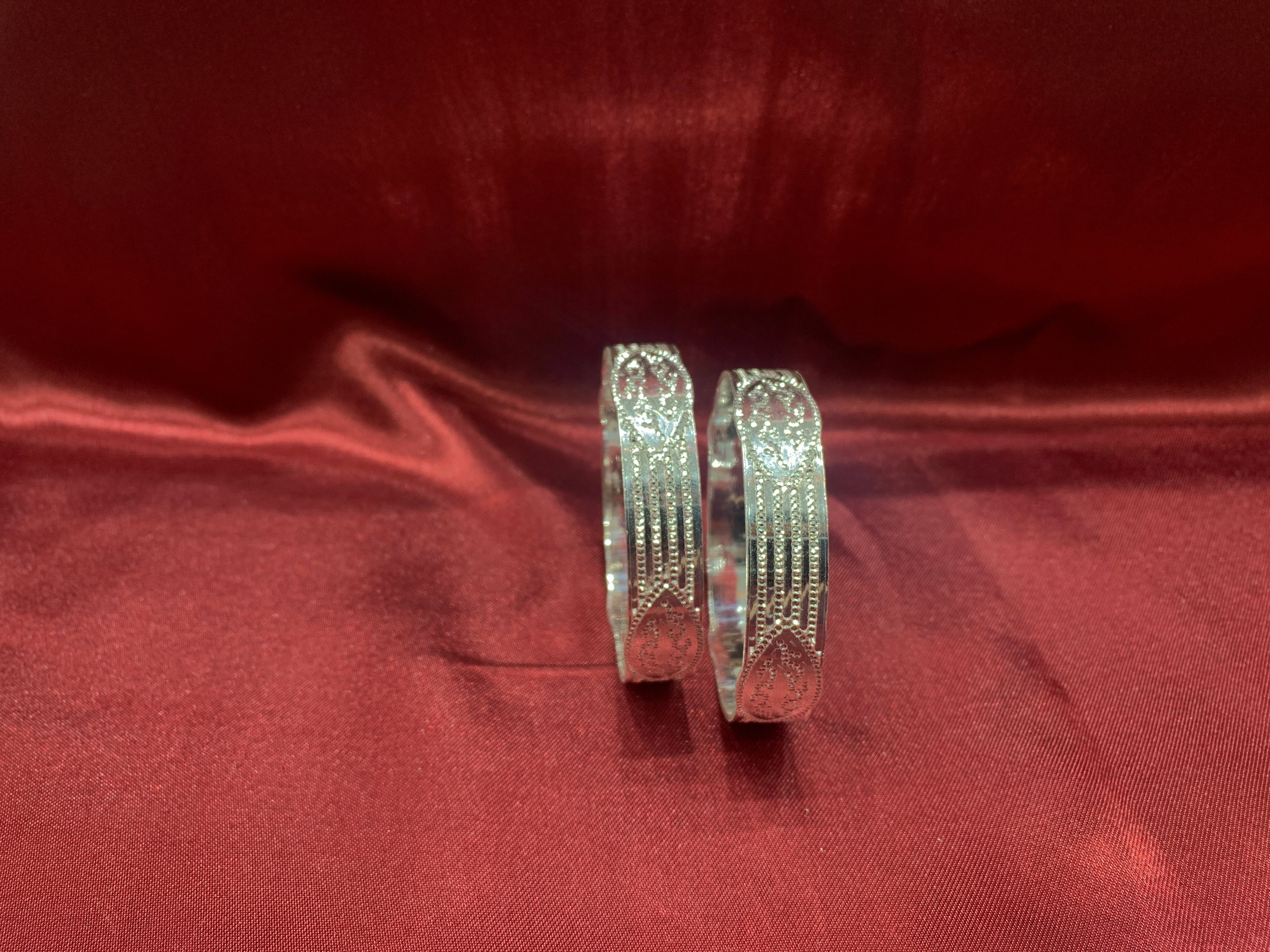 Traditional silver bangles B21