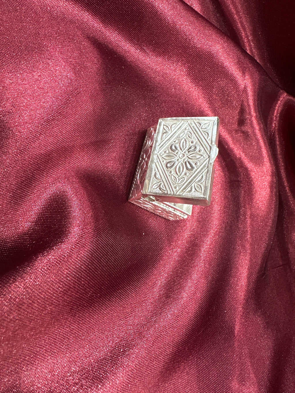 Silver designer box (medium)