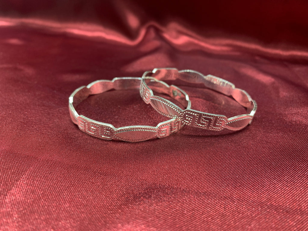 Traditional silver bangles B34
