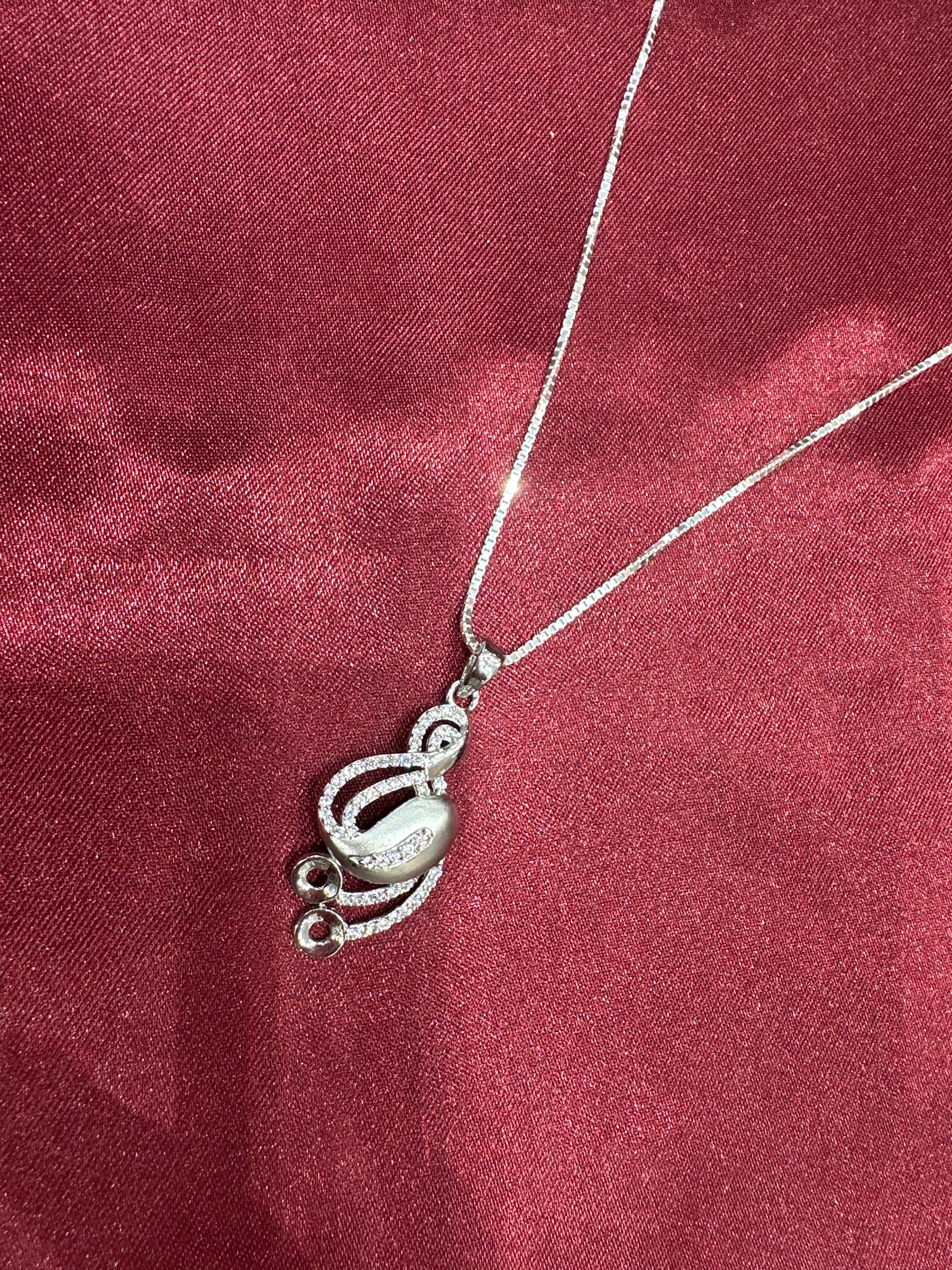 Women’s Fancy Silver pendant set