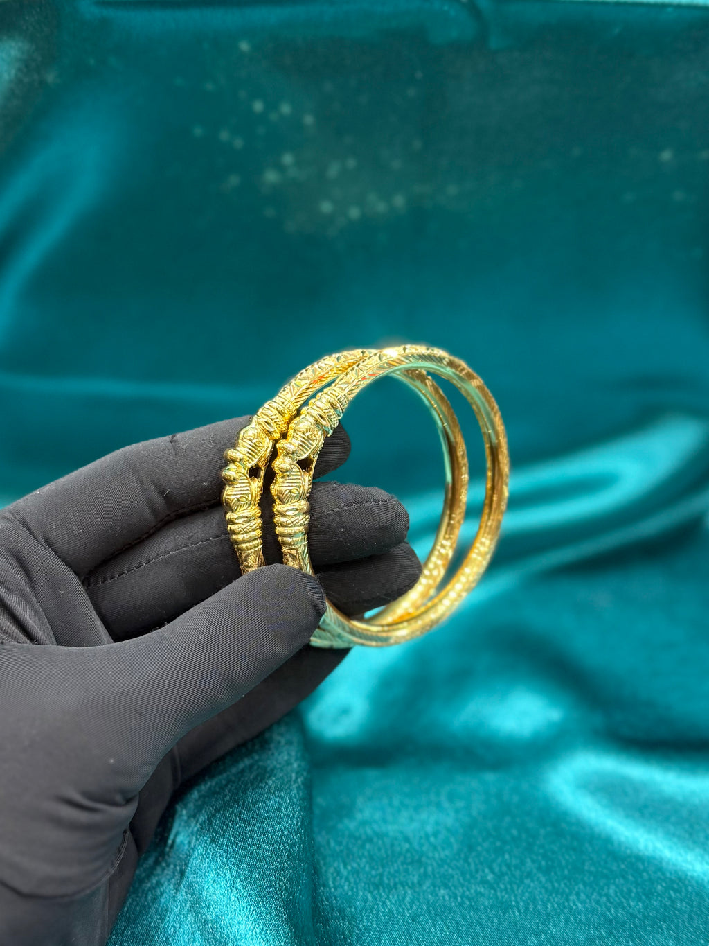 22K Gold Women’s Hollow Pipe Bangles (pair)