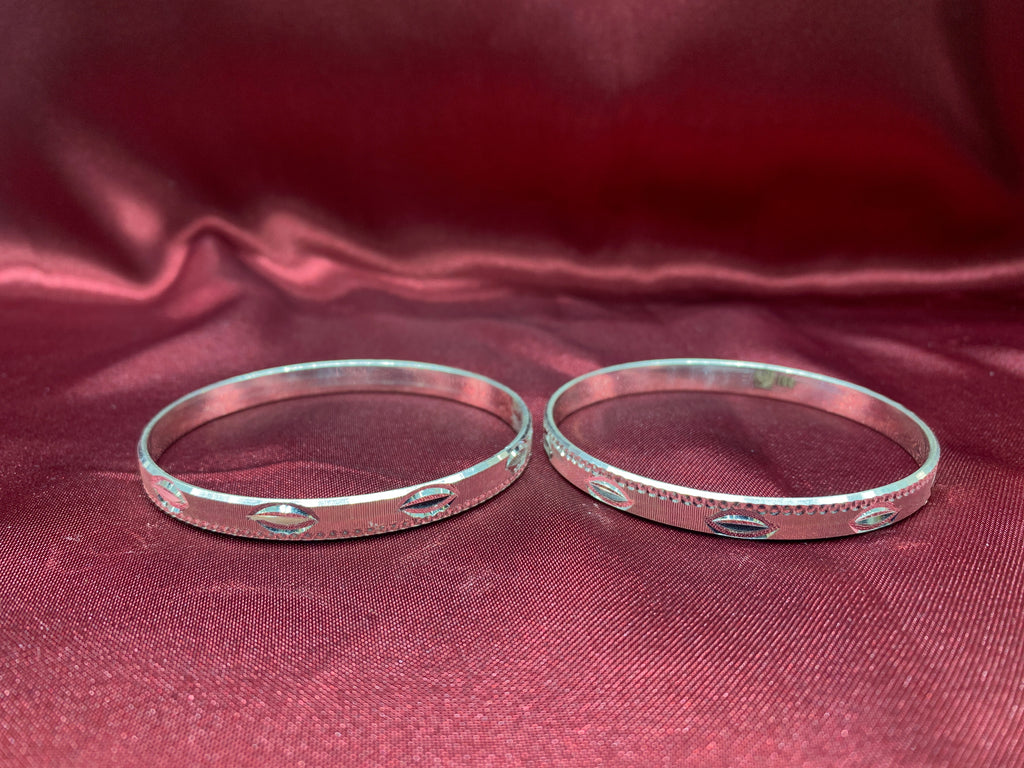 Traditional silver bangles B32