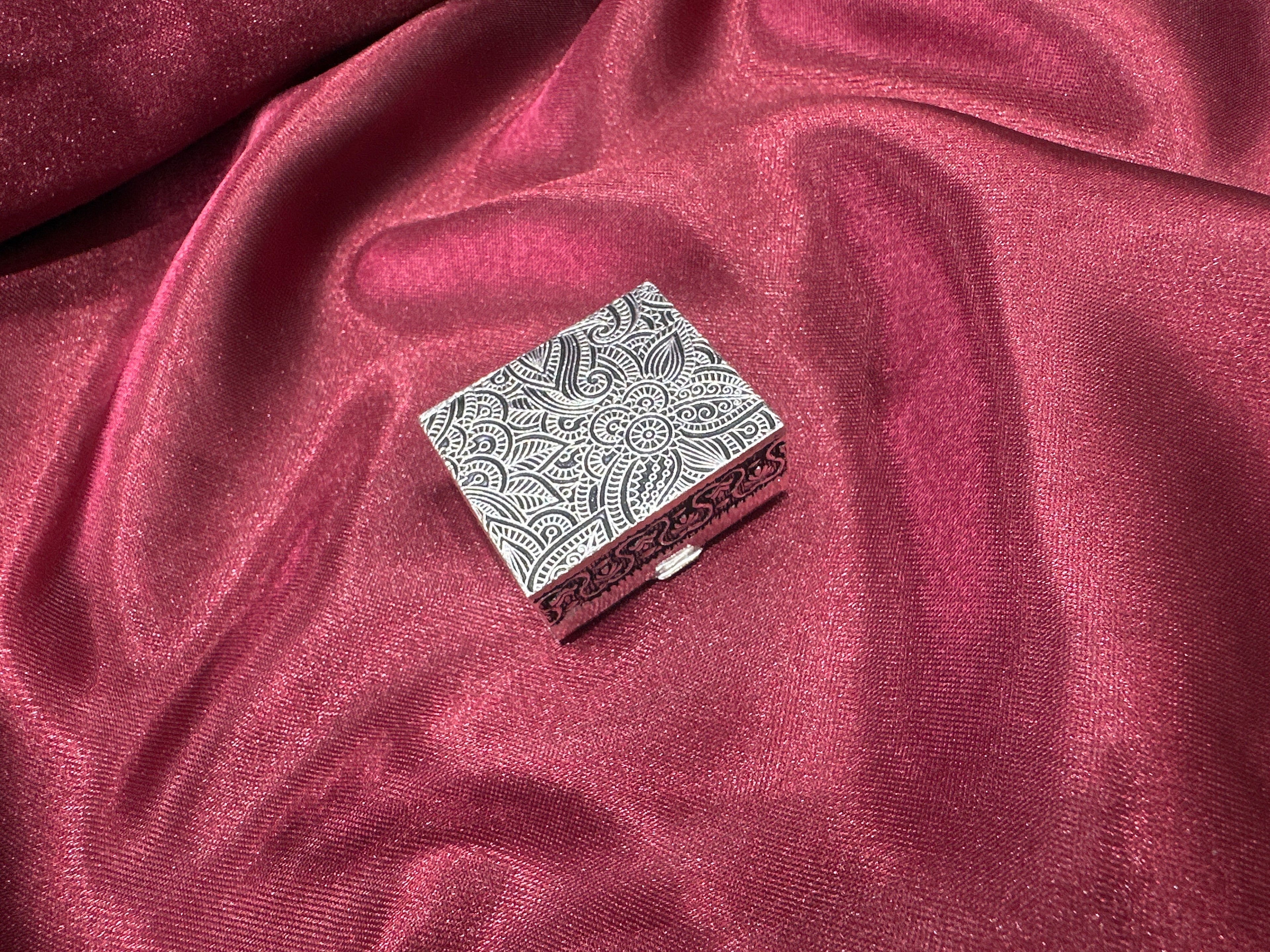 Silver designer box (medium)