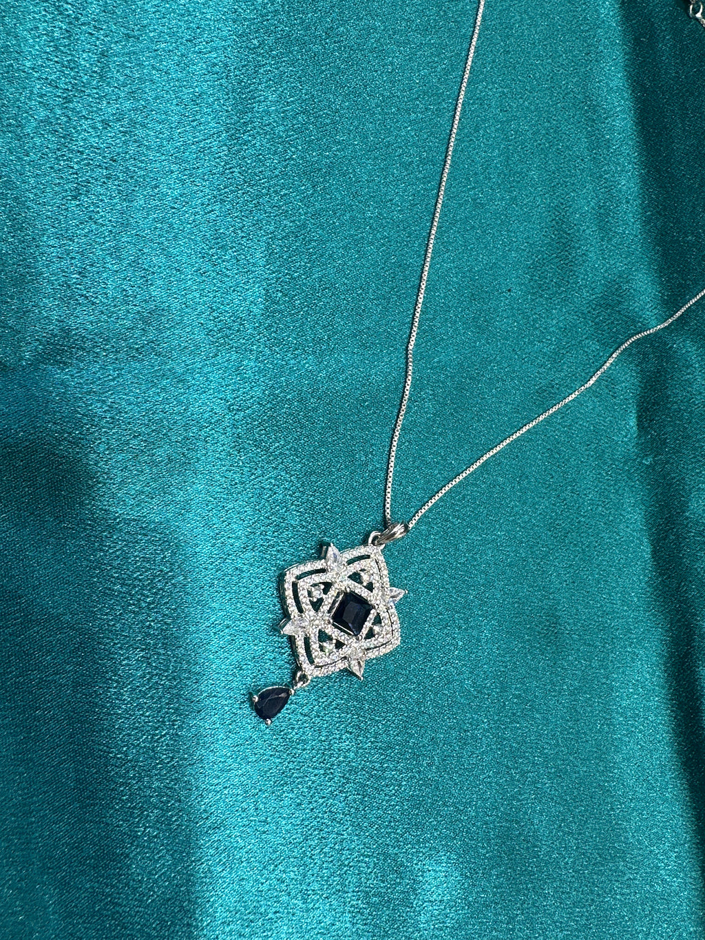 Women’s Fancy Silver pendant set