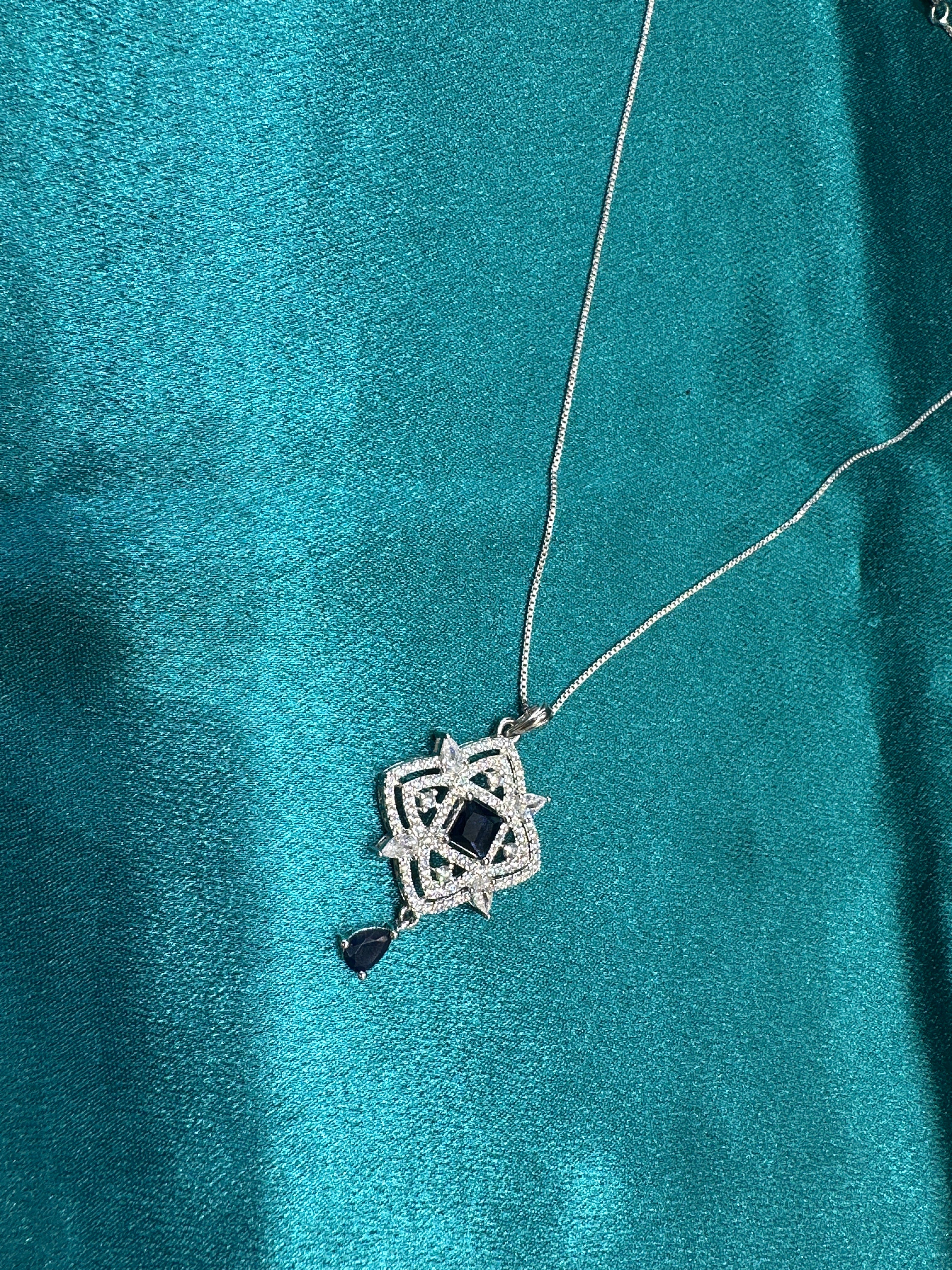 Women’s Fancy Silver pendant set