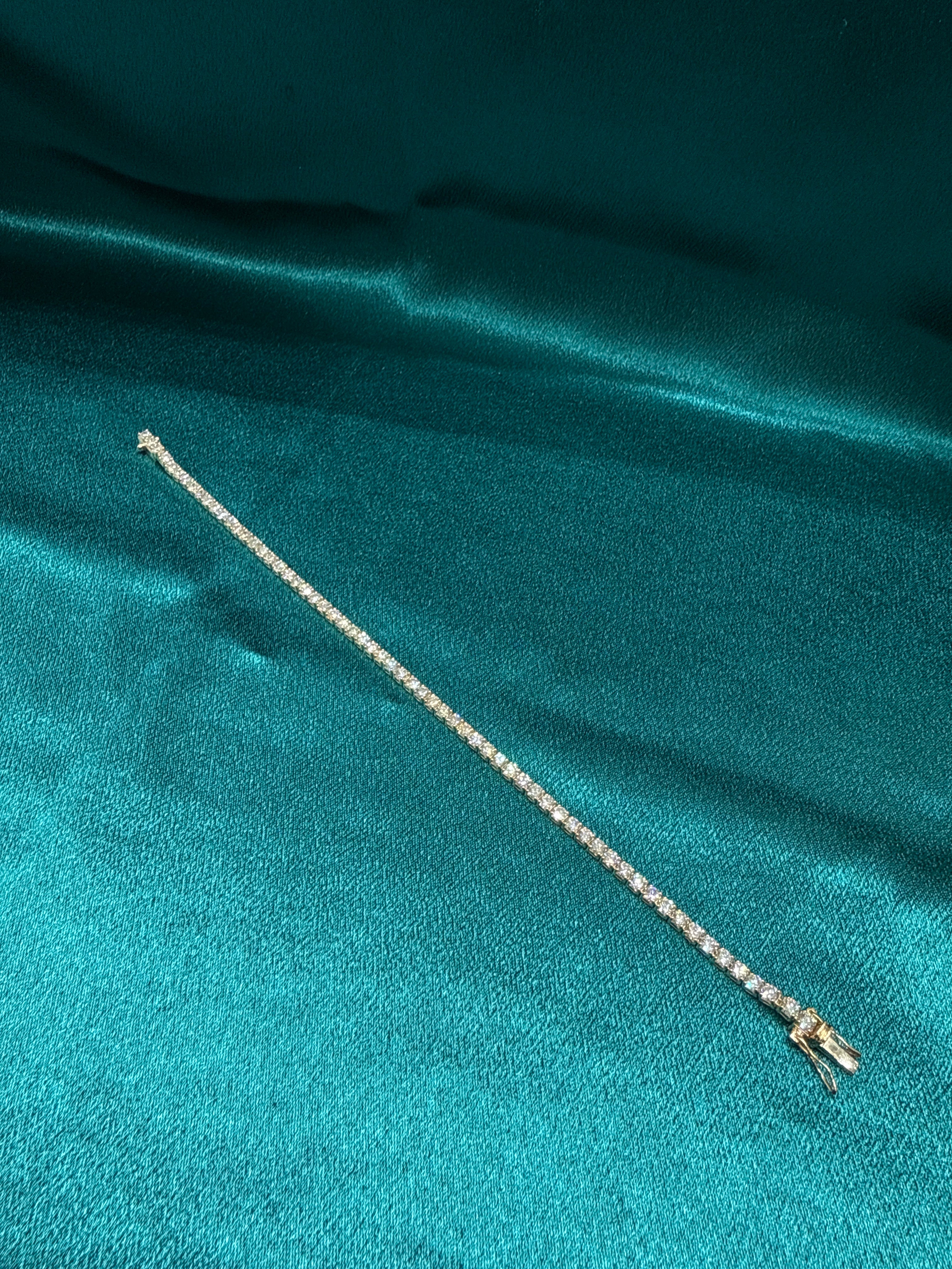 VVS Diamond Tennis Bracelet 6 Carat (8”)