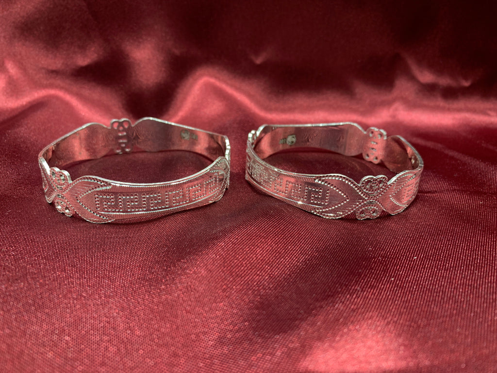 Traditional silver bangles B24