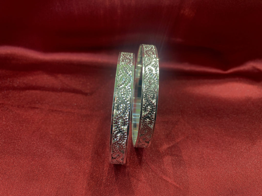 Traditional silver bangles B4