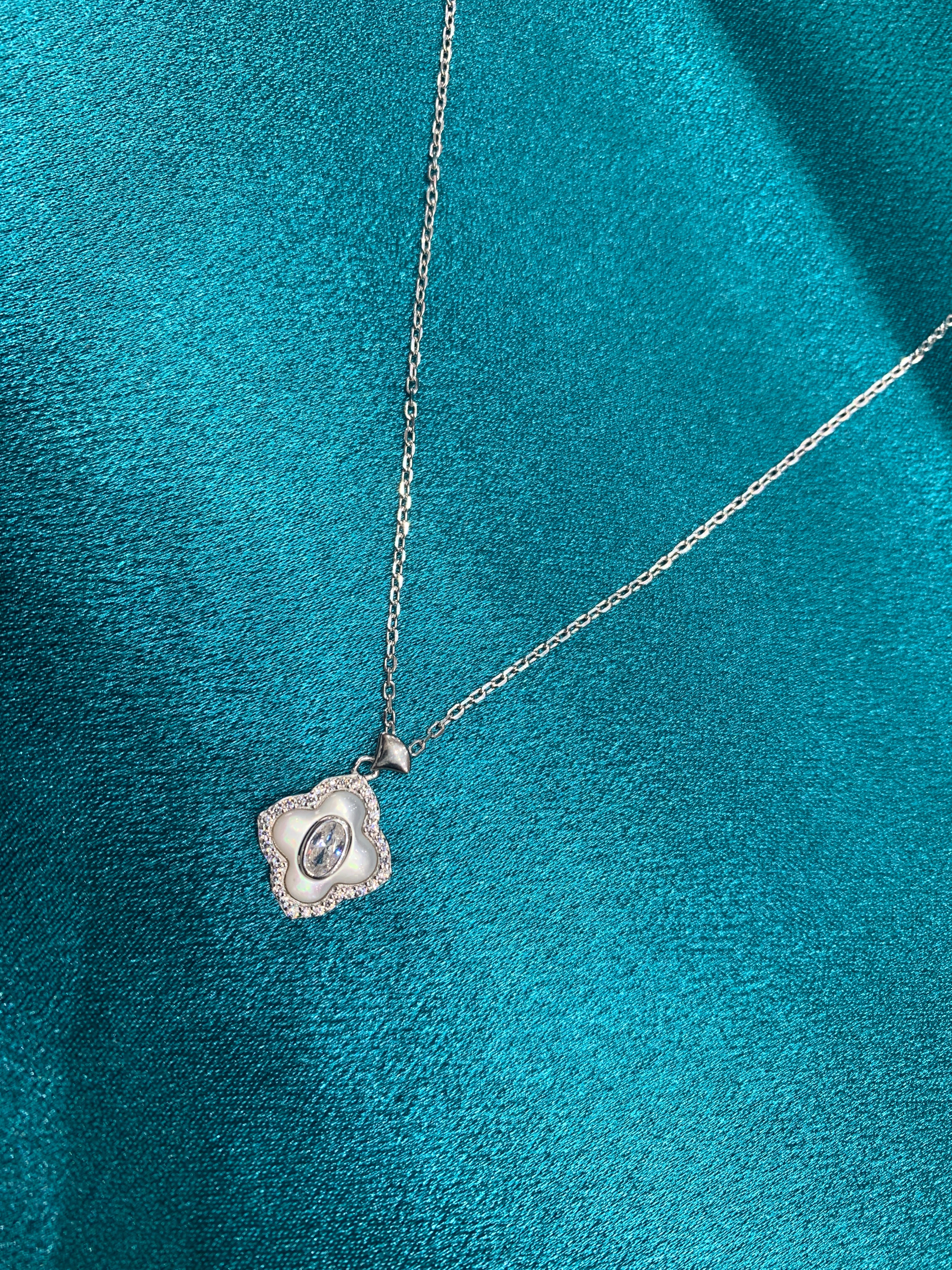 Women’s Fancy Silver pendant chain