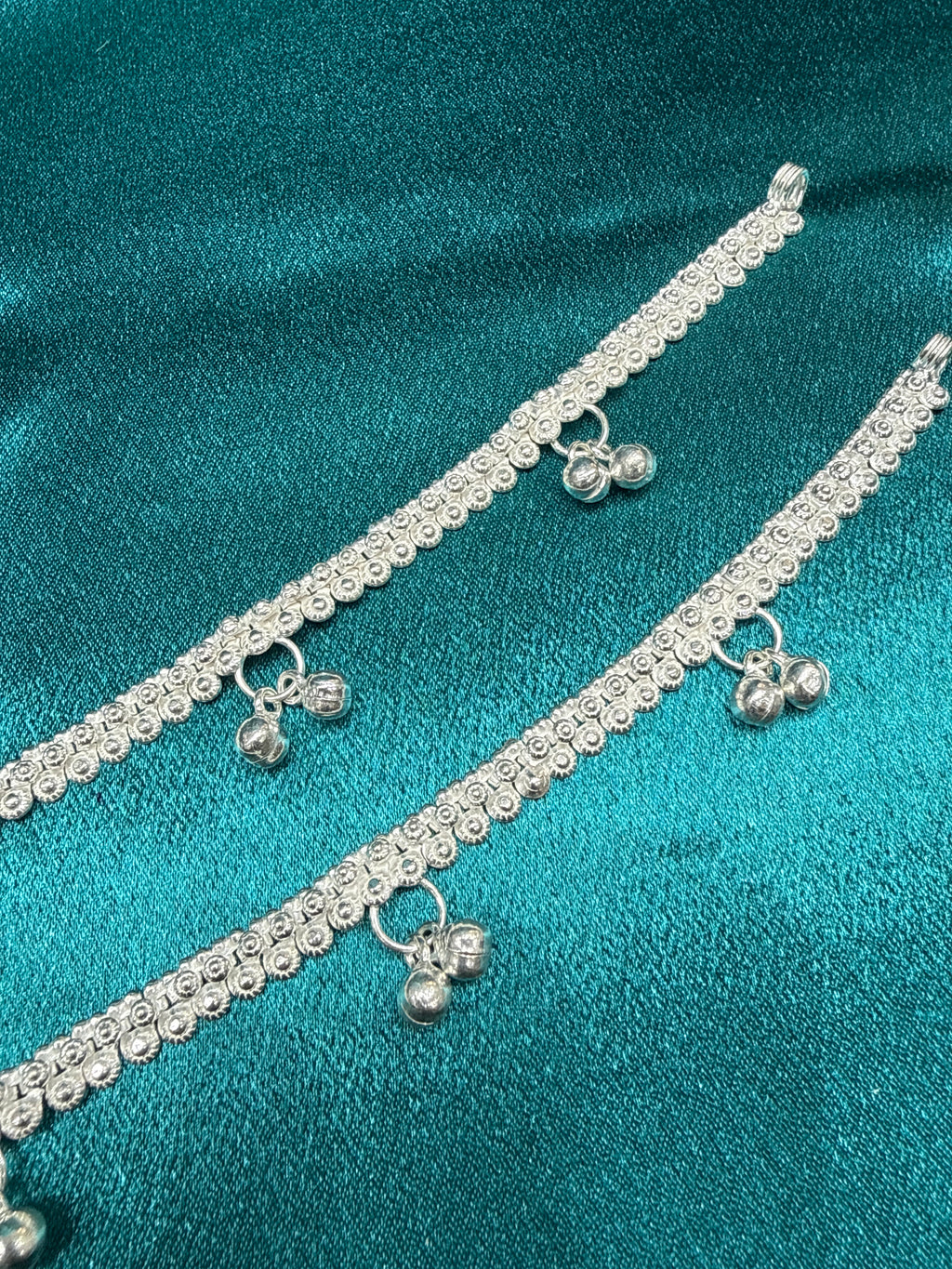 Kids fancy silver anklets (Size: 10-12 year old)