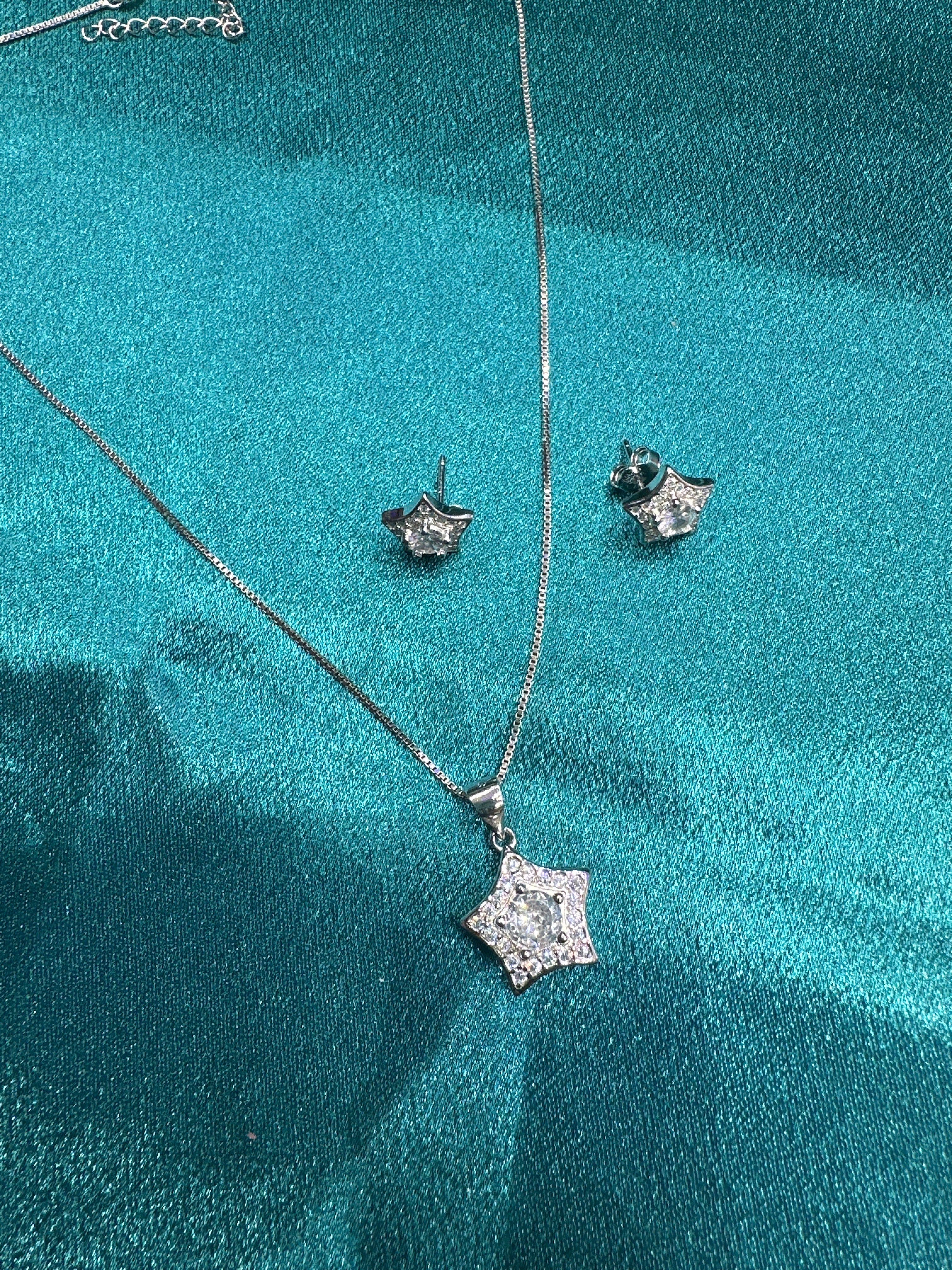 Women’s Fancy Silver pendant set