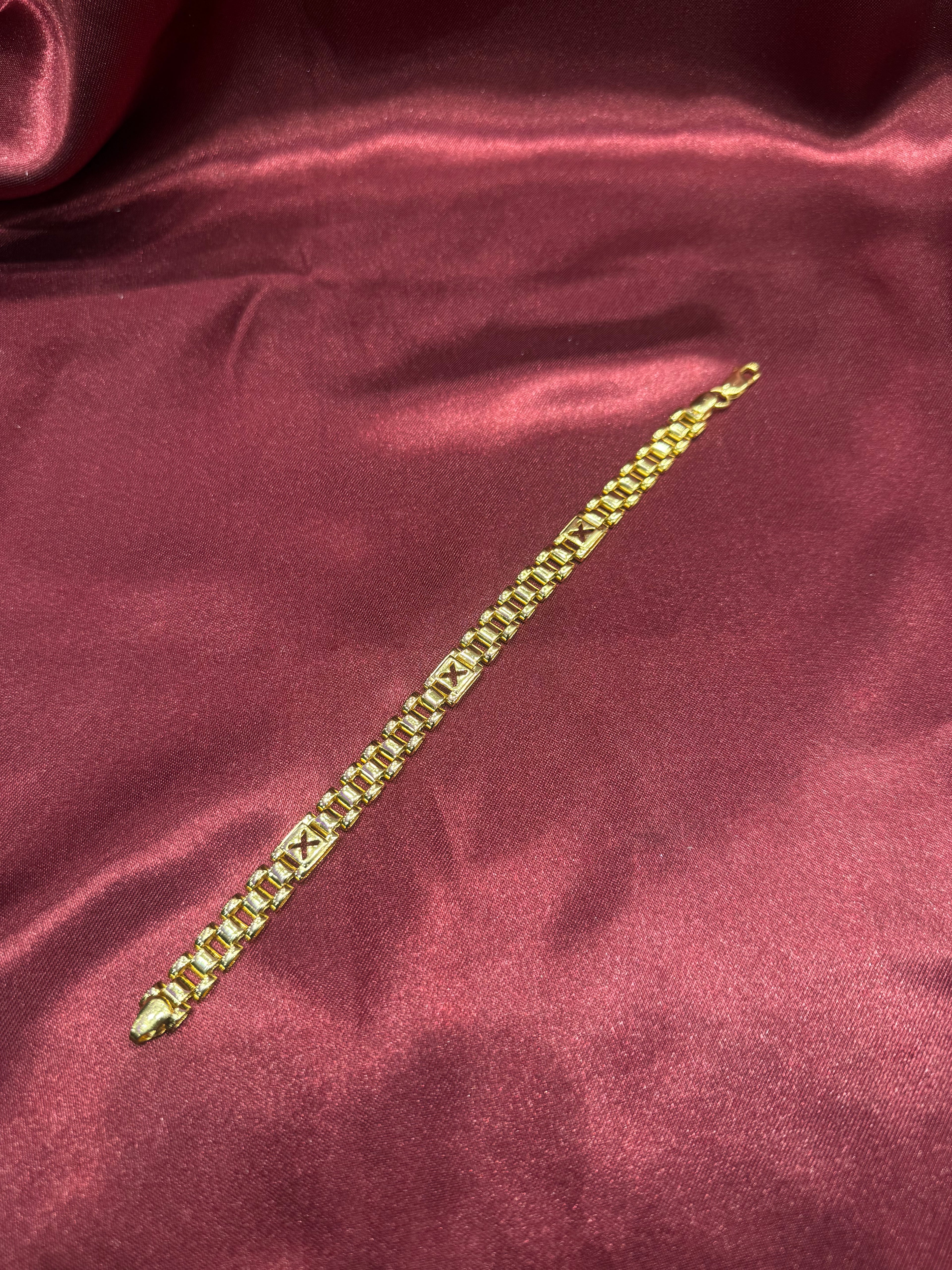 Men’s light weight Gold Plated Designer Silver Bracelet (8mm)