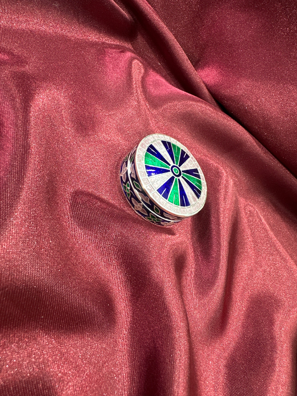 Silver designer box (medium)