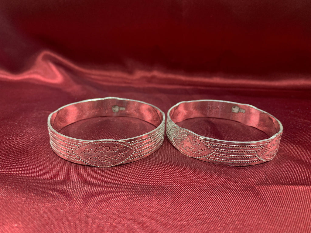 Traditional silver bangles B21
