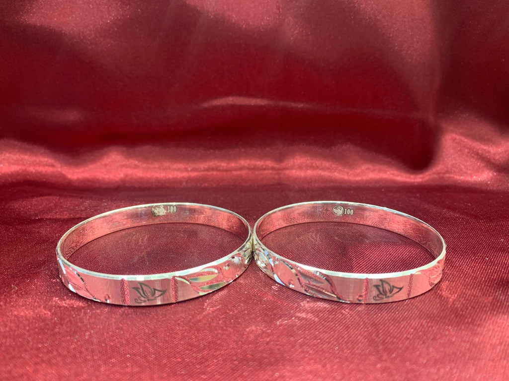 Traditional silver bangles B8