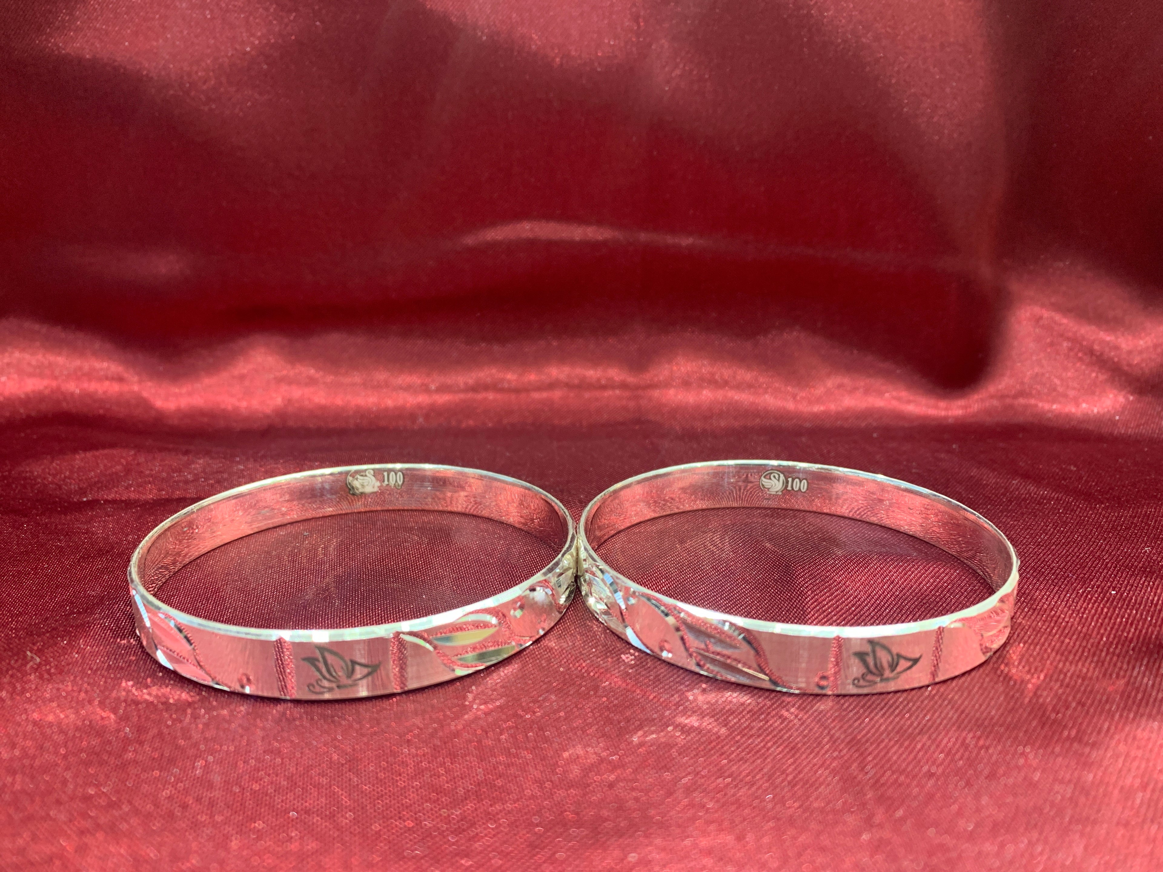 Traditional silver bangles B8