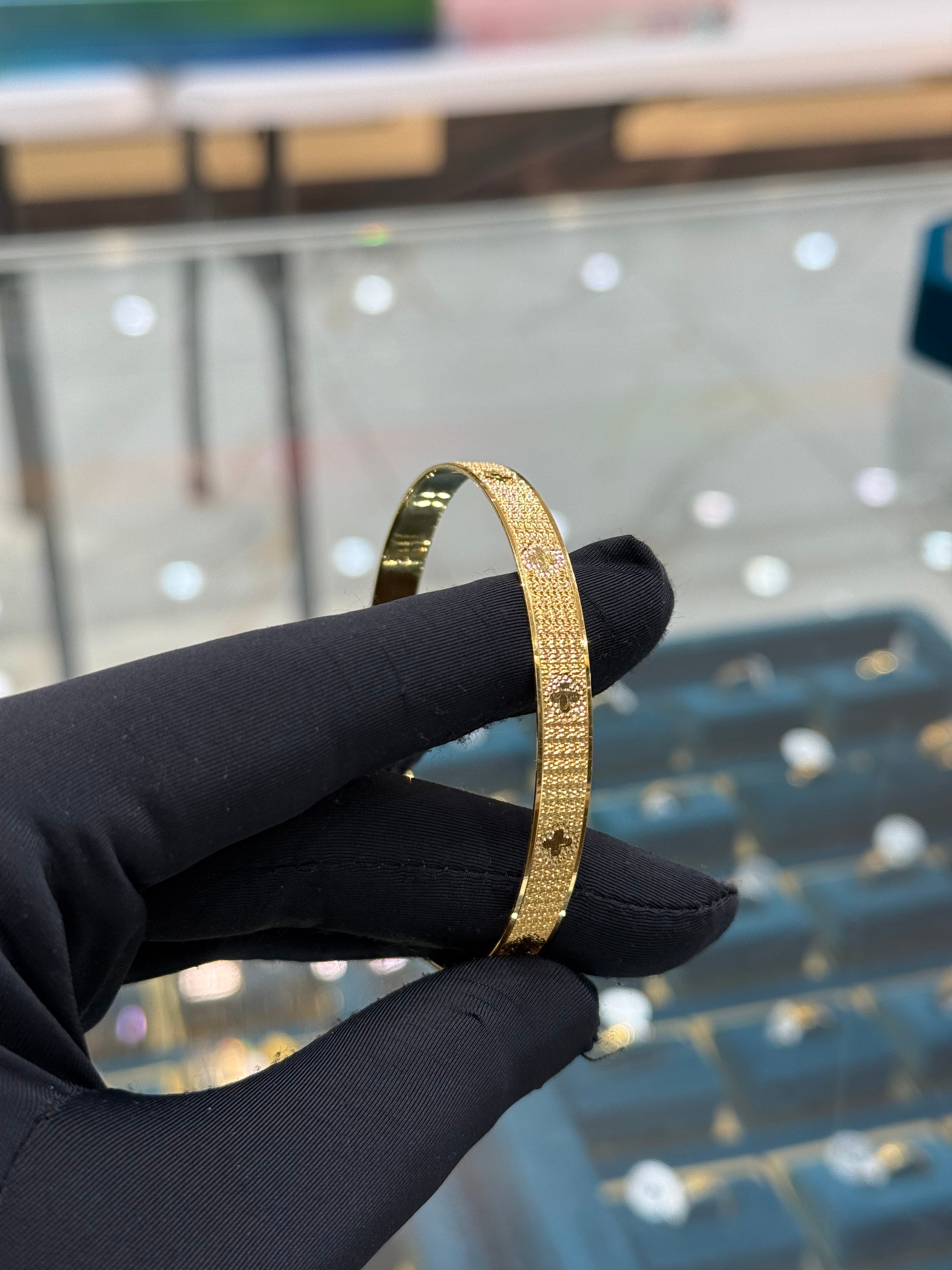 22k Gold Designer Bangle