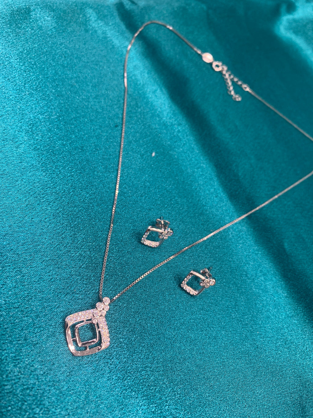 Women’s Fancy Silver pendant set