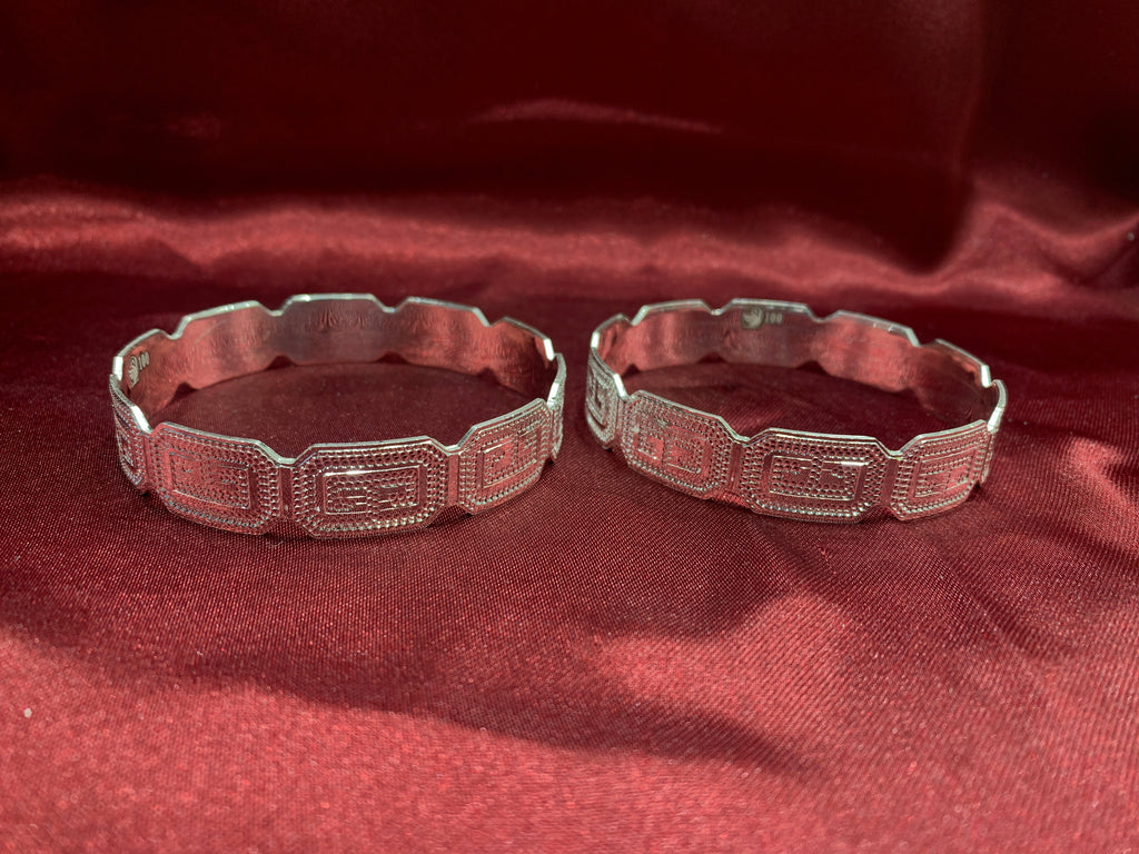 Traditional silver bangles B11