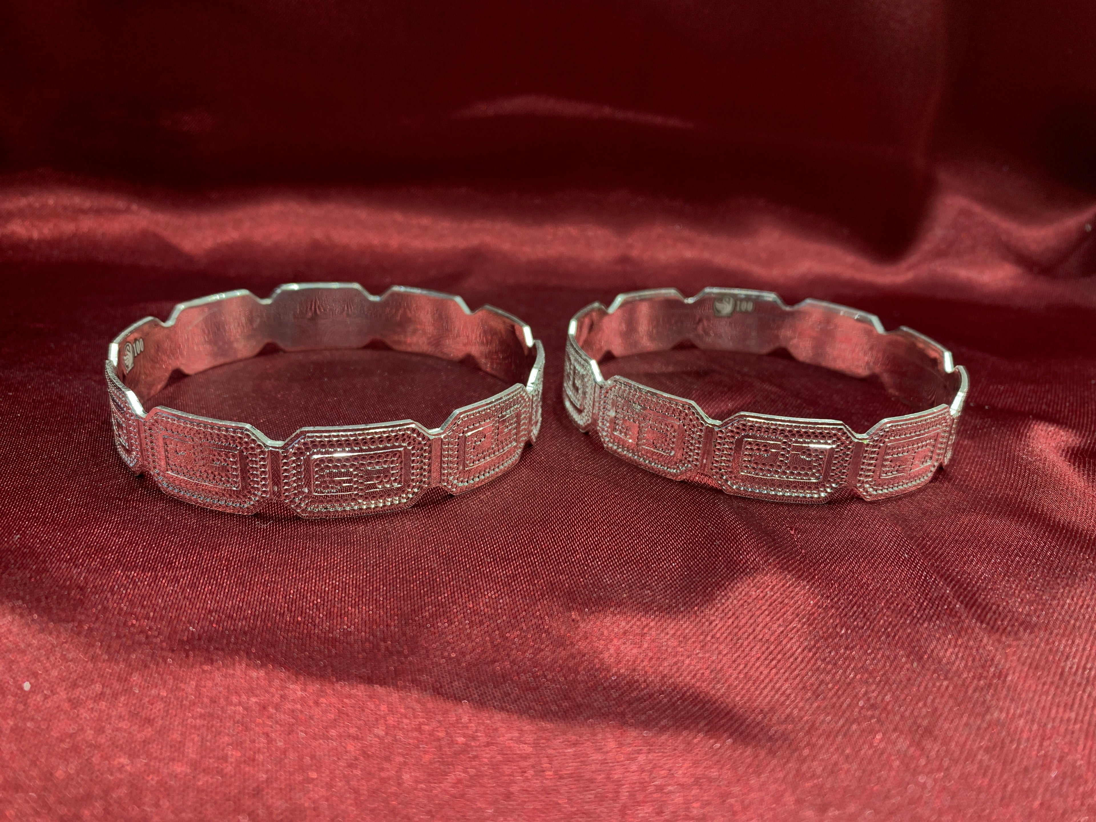 Traditional silver bangles B11