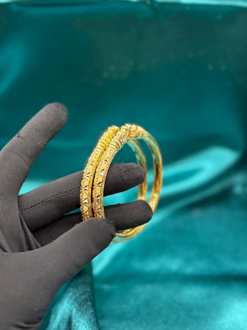 22K Gold Women’s Hollow Pipe Bangles (pair)