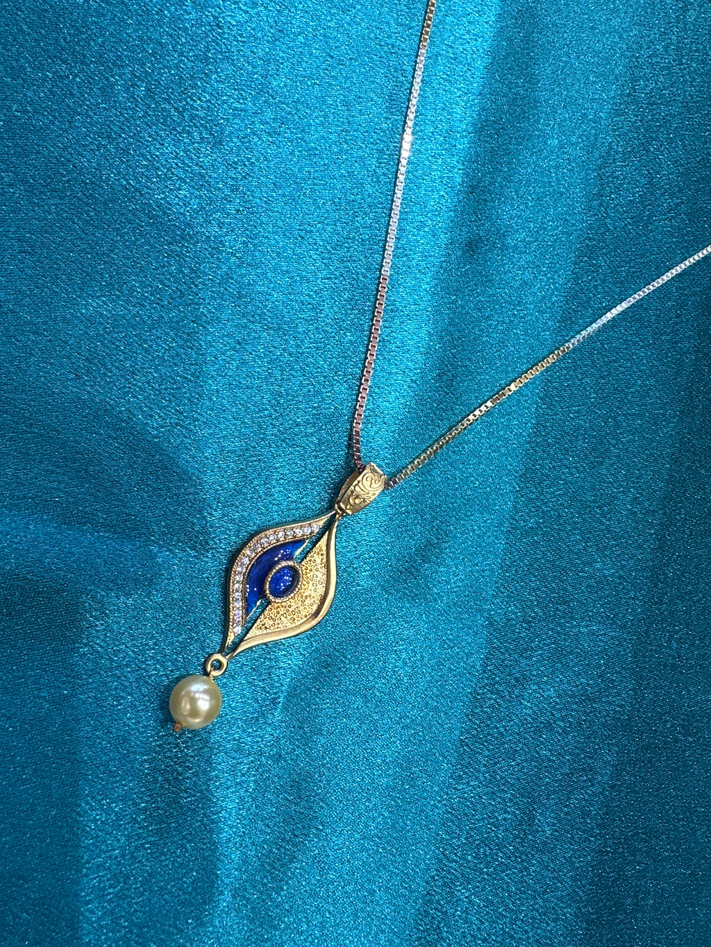 Women’s Fancy Silver pendant set