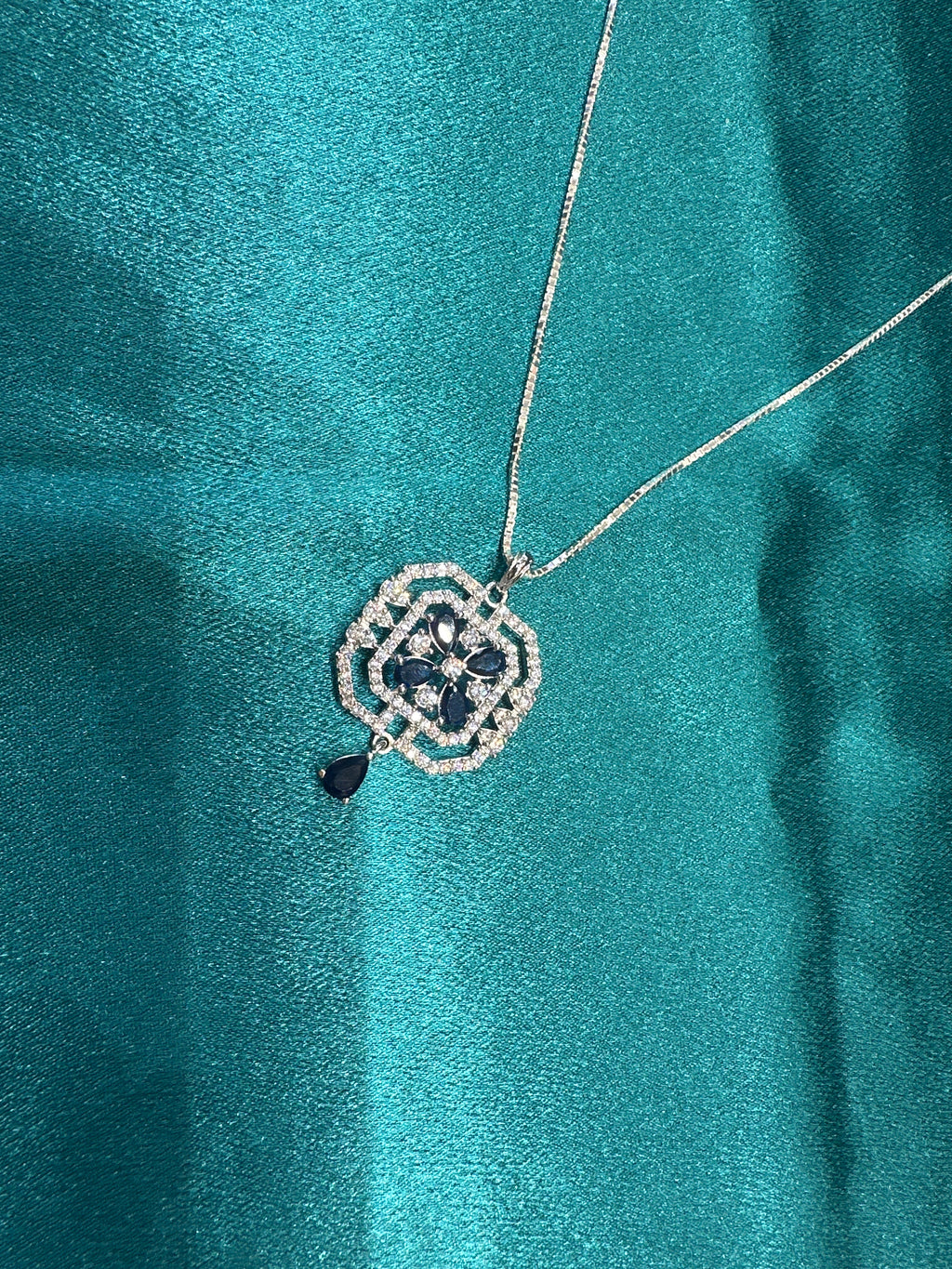 Women’s Fancy Silver pendant set
