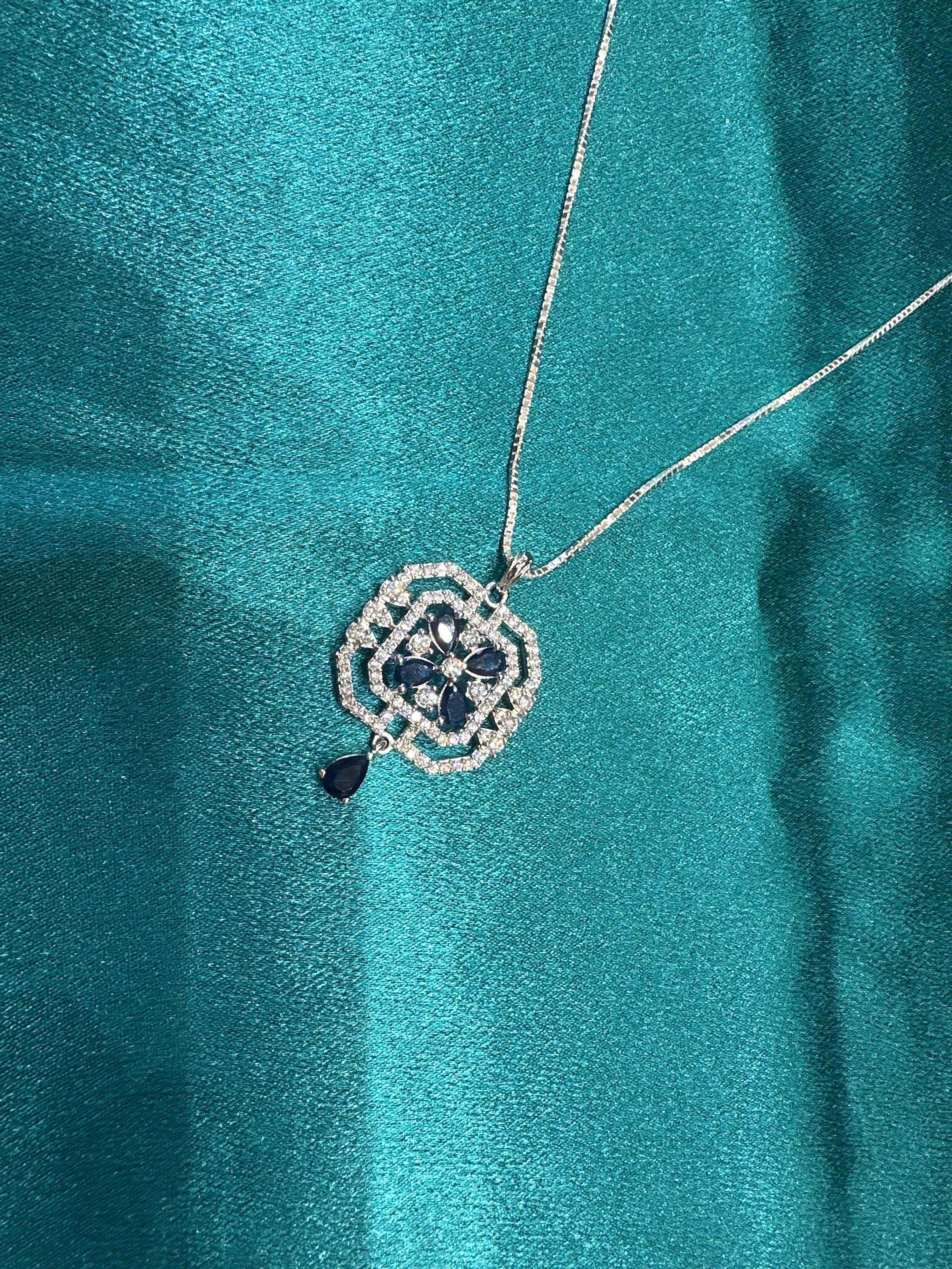 Women’s Fancy Silver pendant set