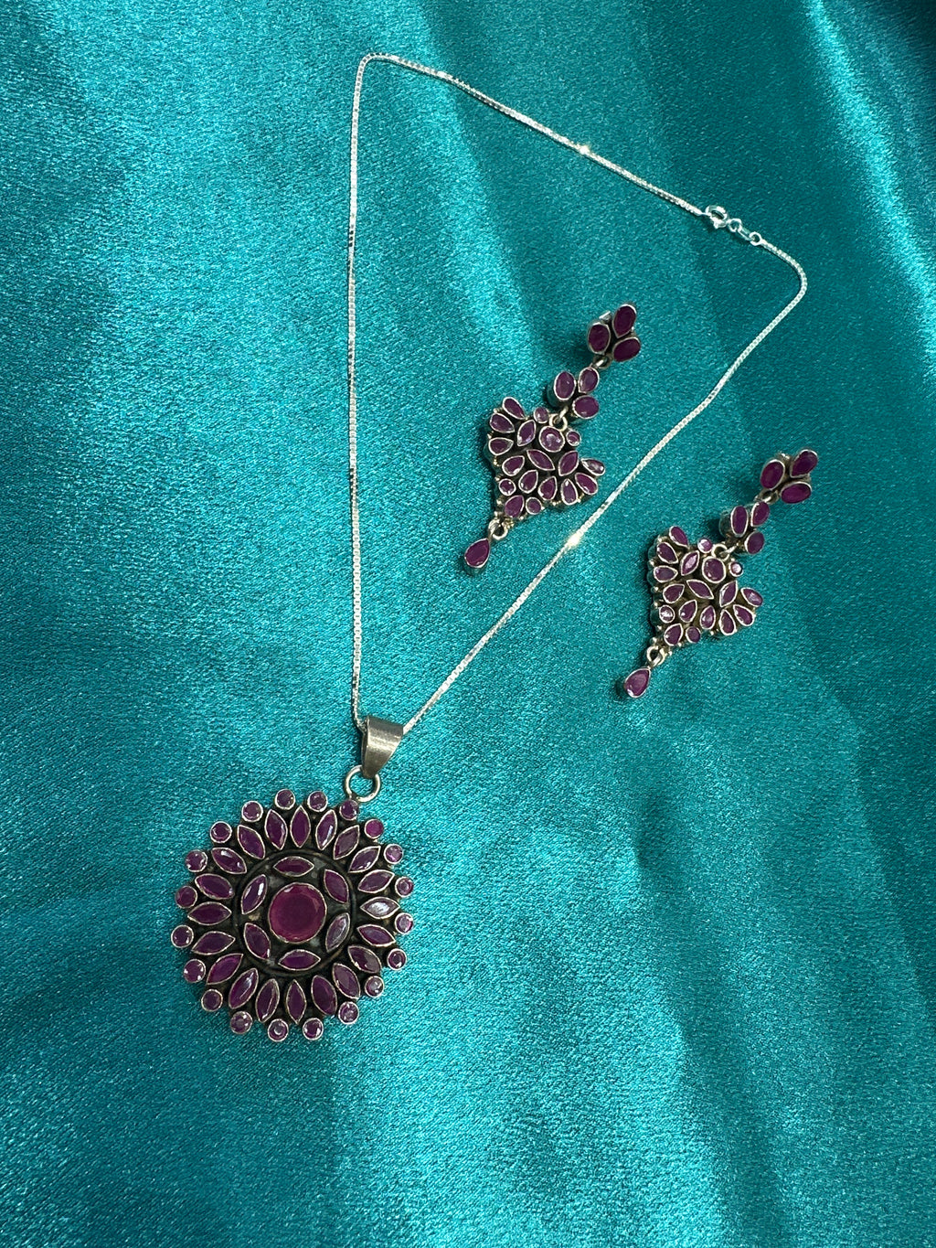 Women’s Fancy Silver pendant set