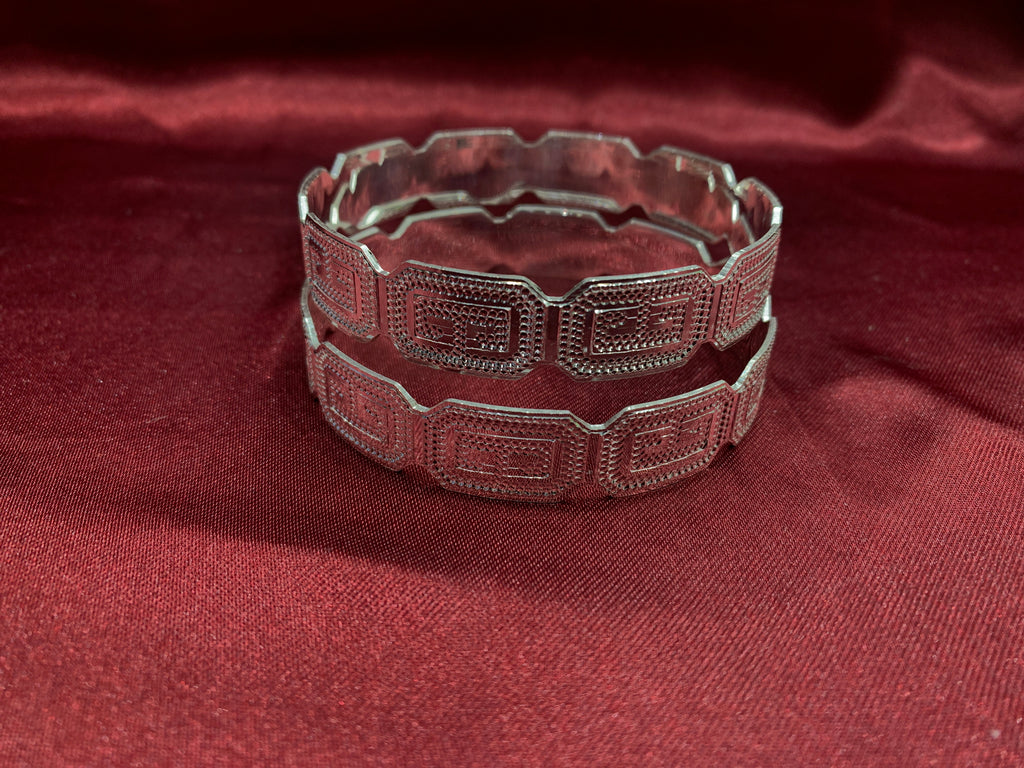 Traditional silver bangles B11